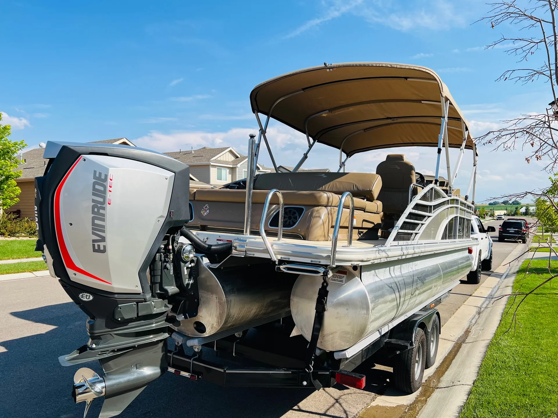 2016 Bennington TriToon