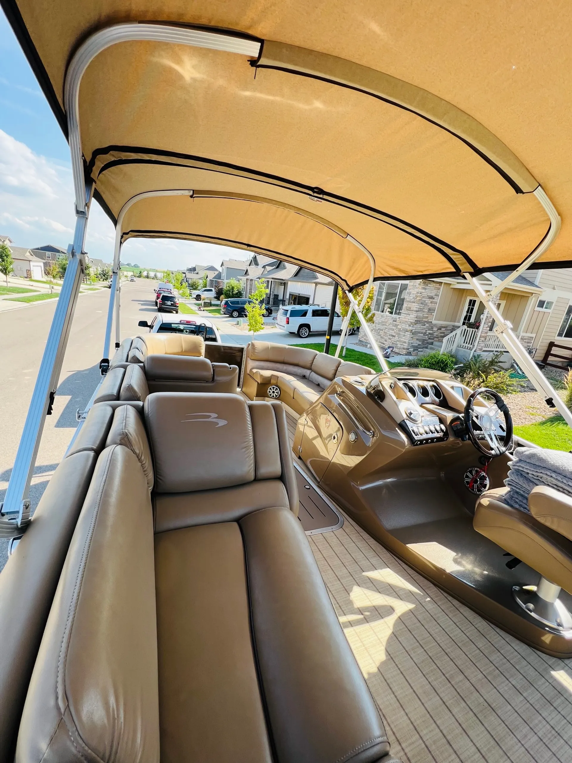 2016 Bennington TriToon