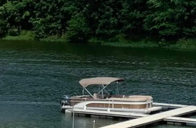 Rent a BENNINGTON MARINE pontoon in Orange, VA near me