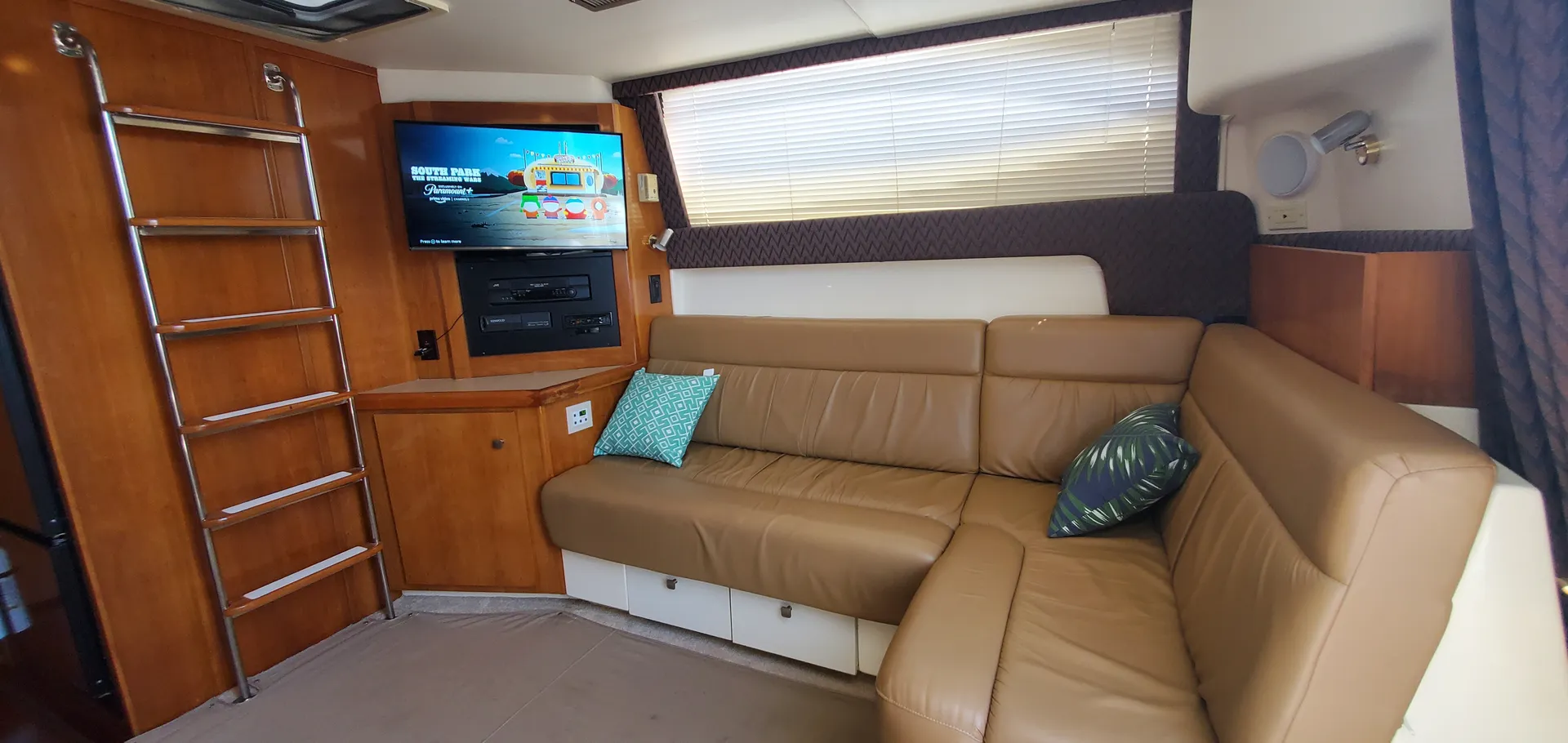 Chicago’s Best Party Yacht – 40’ Double Decker Carver