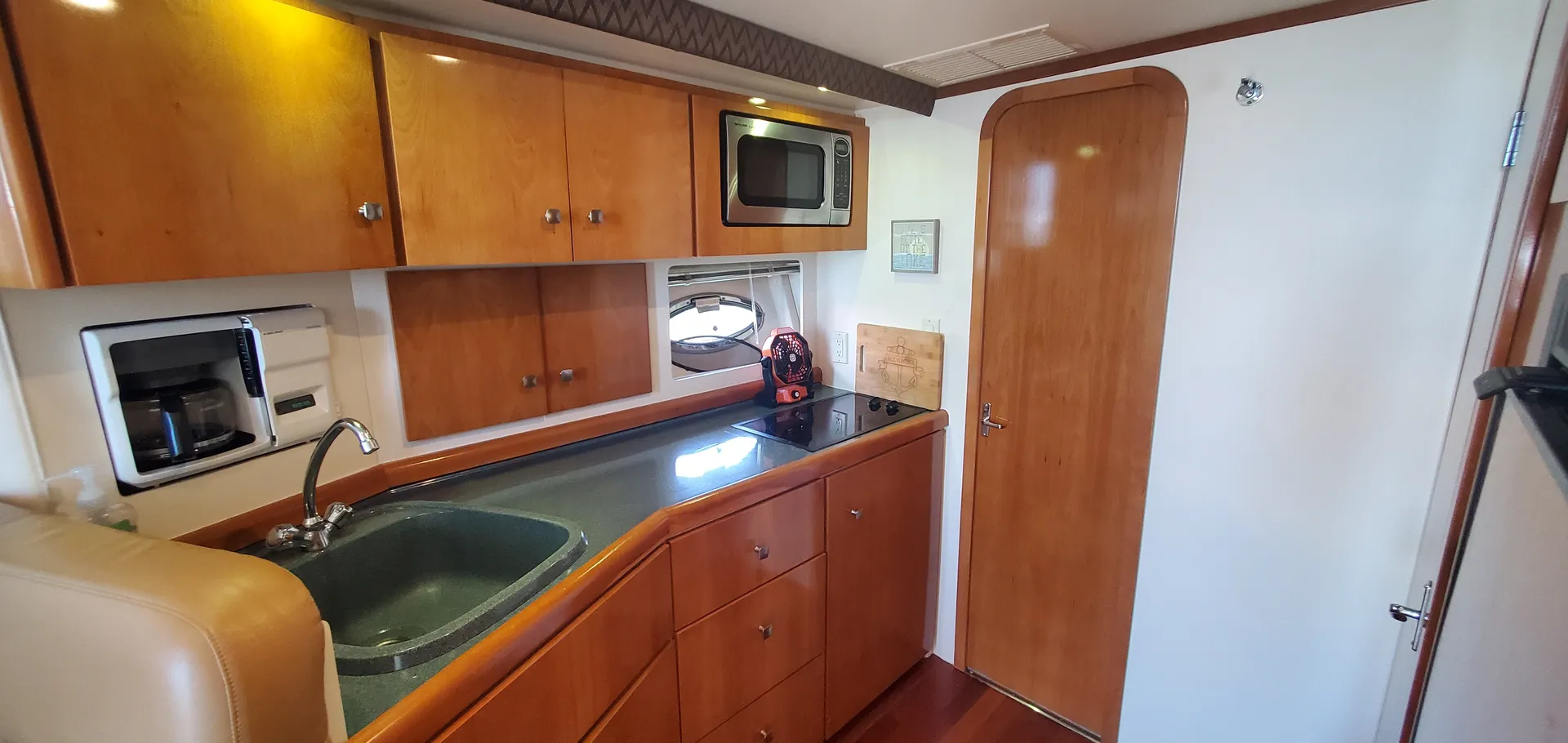Chicago’s Best Party Yacht – 40’ Double Decker Carver