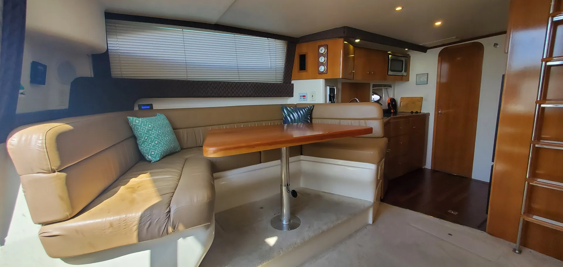 Chicago’s Best Party Yacht – 40’ Double Decker Carver
