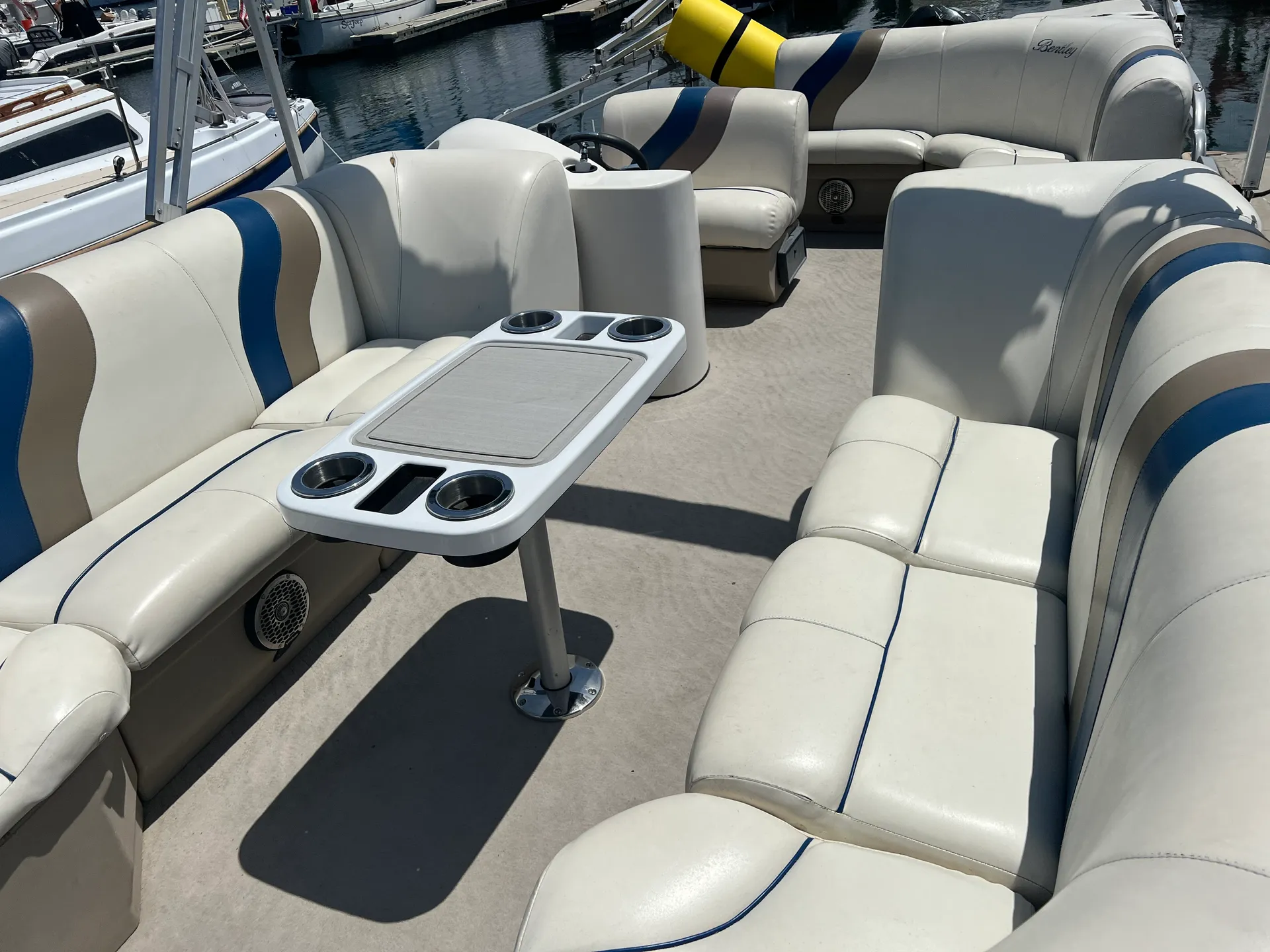 Encore Bentley Bentley Encore 240 Cruise in San Diego, CA — photo 7