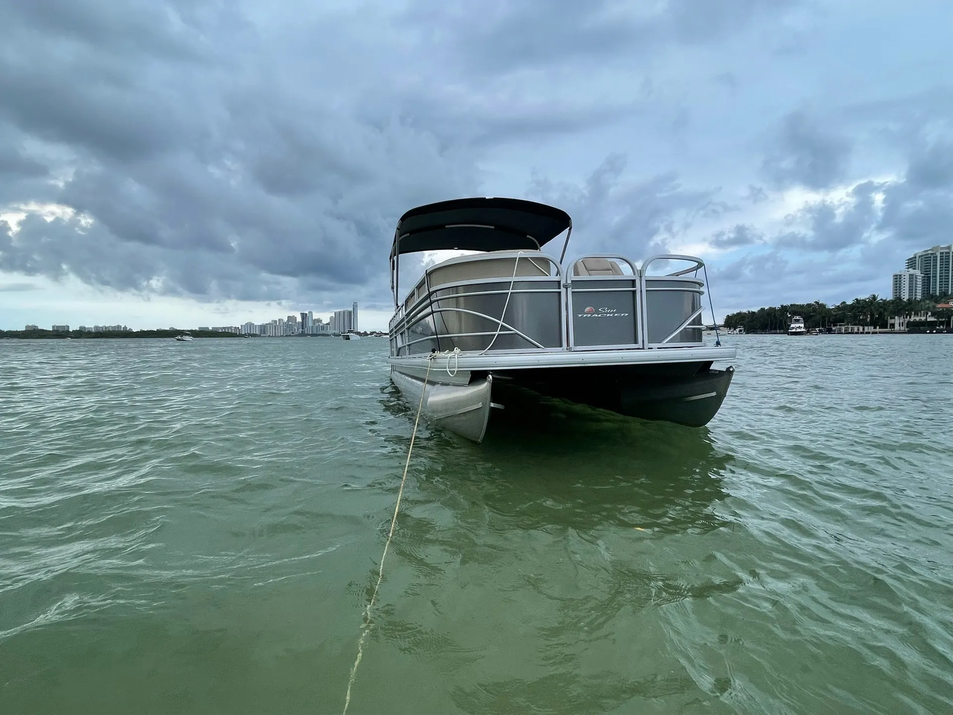 SUN TRACKER PARTY BARGE 24 DLX in Dania Beach, FL — photo 8