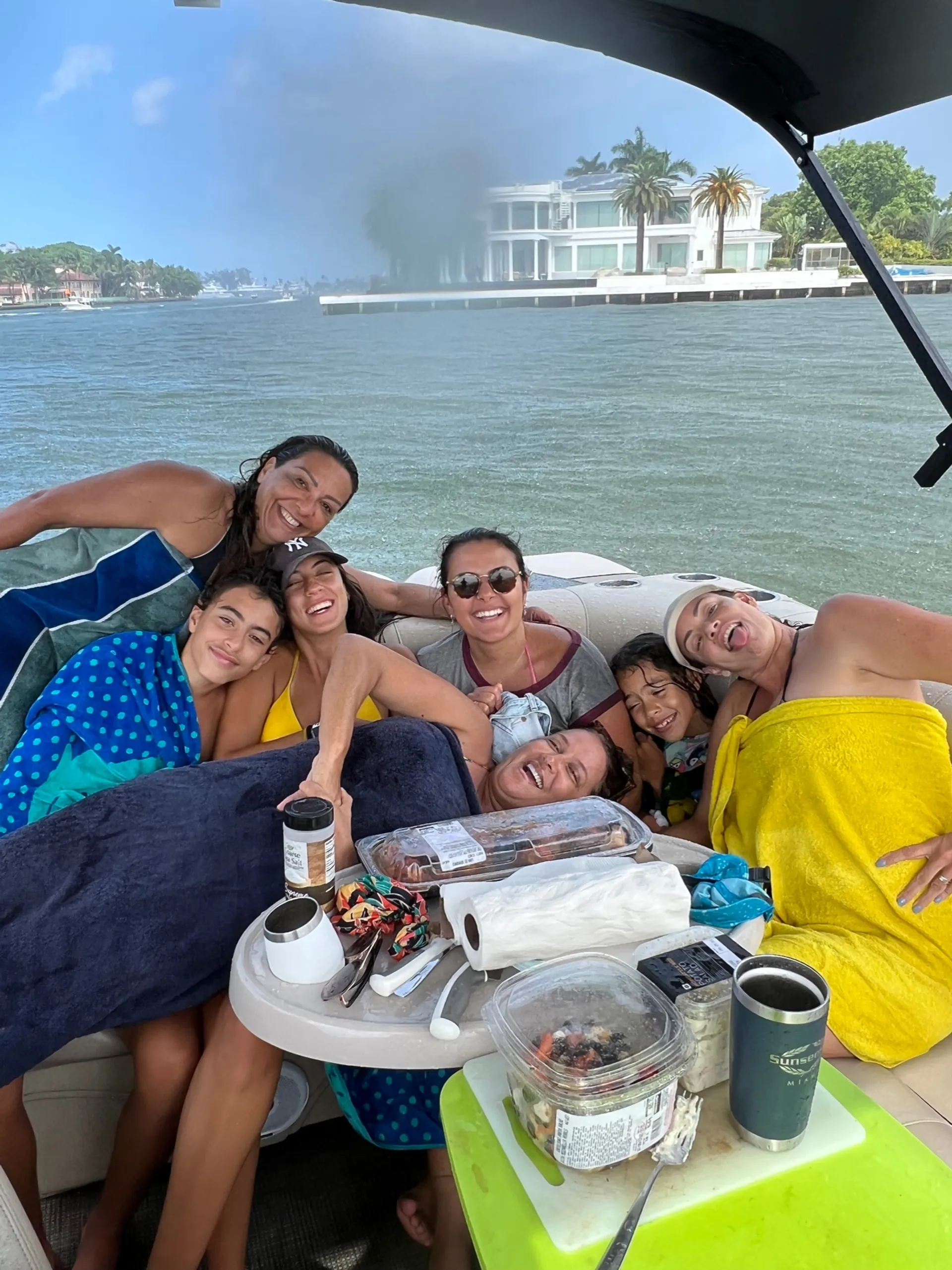 Comfortable and spacious 28’ Pontoon 