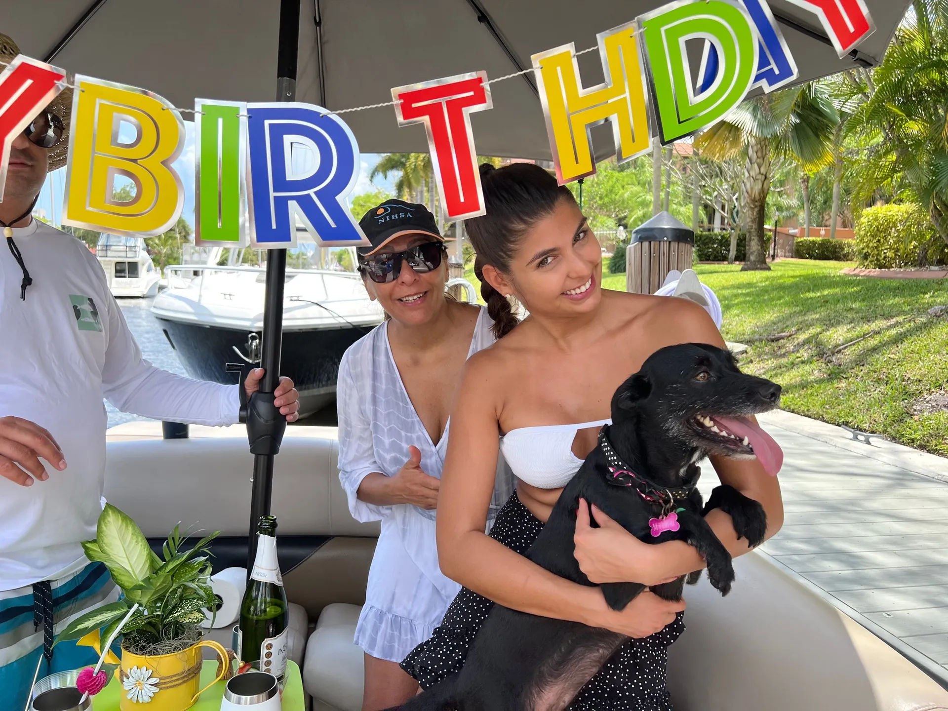 Comfortable and spacious 28’ Pontoon 