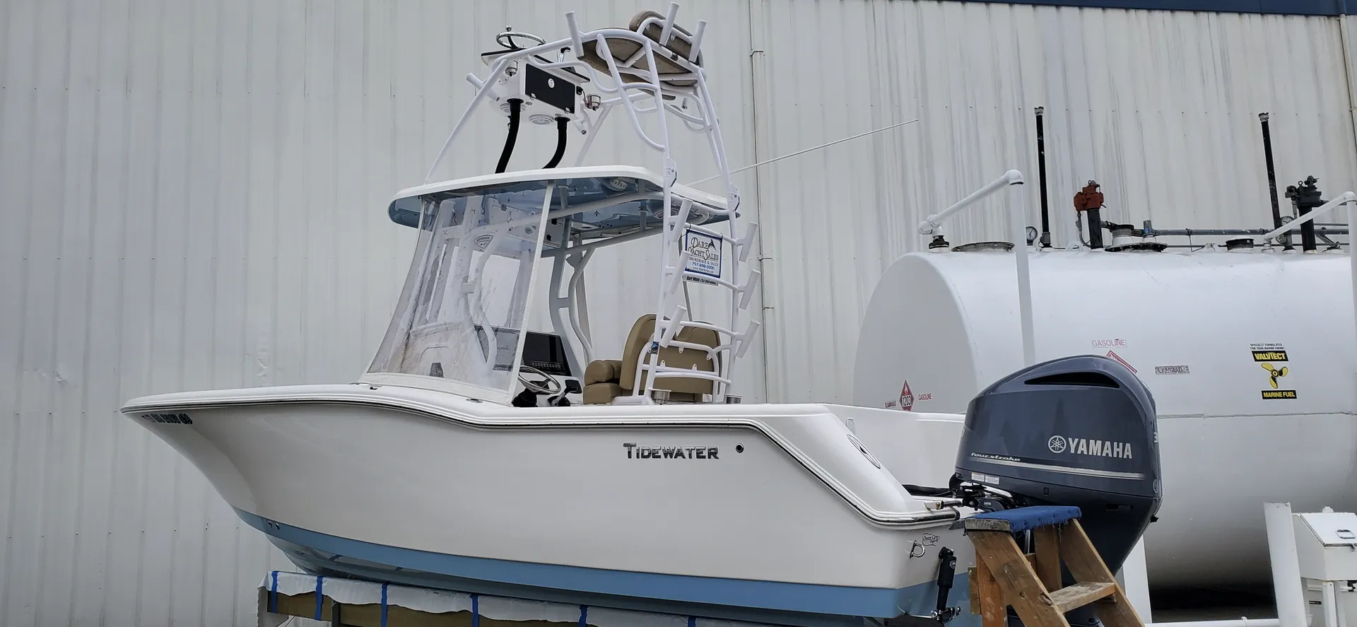 Tidewater 252 cc Adventure with tower