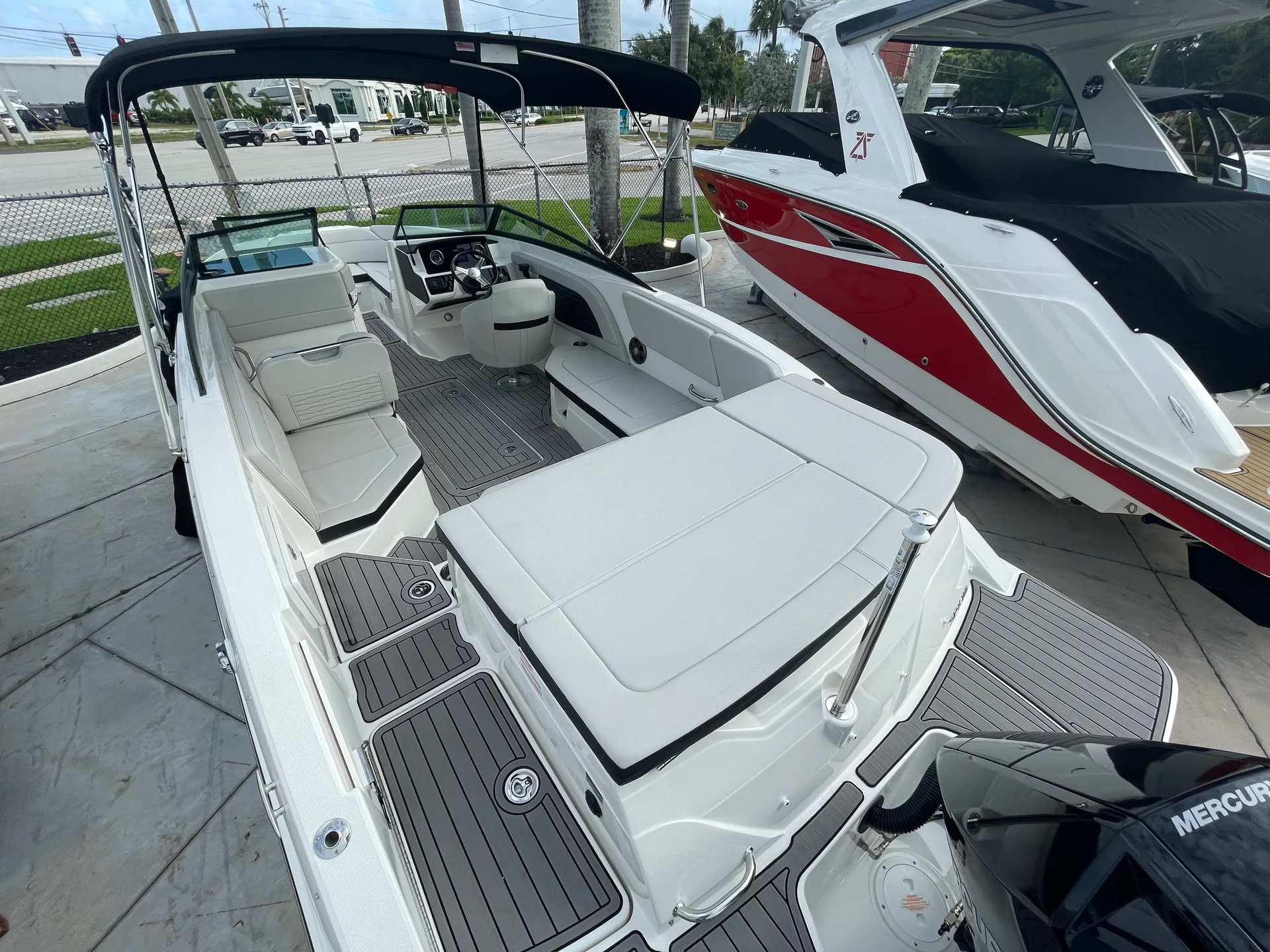 23' Chartered Sea Ray Bowrider Sarasota Siesta Key