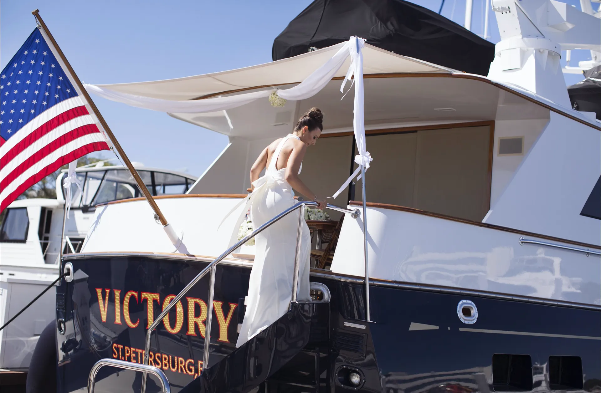 Burger Motor Yacht Flybridge in Treasure Island, FL — photo 9