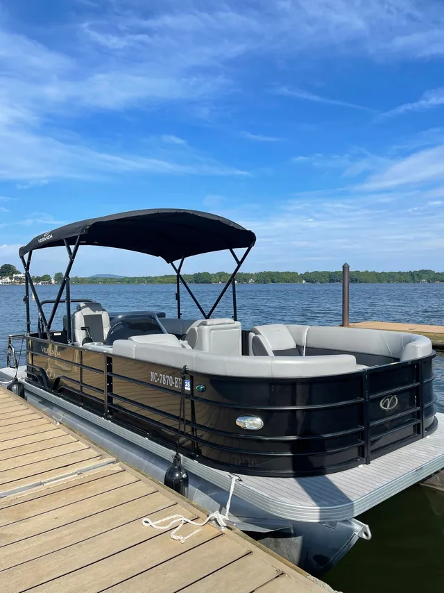 Rent a VERANDA pontoon in Mooresville, NC near me
