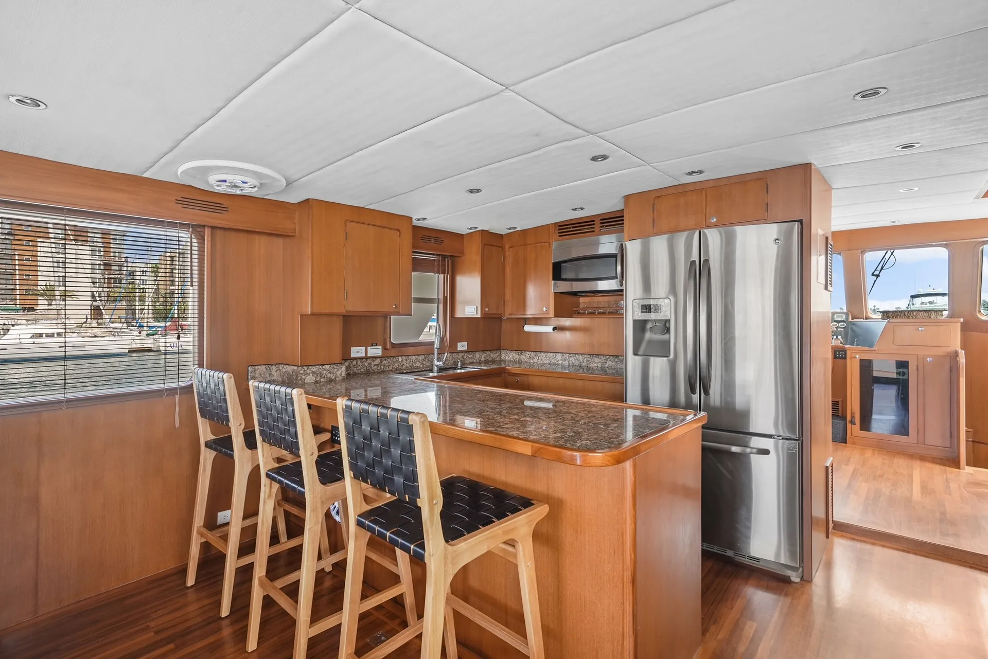 2015 70 ft defevor yacht lots of toys out door bar 