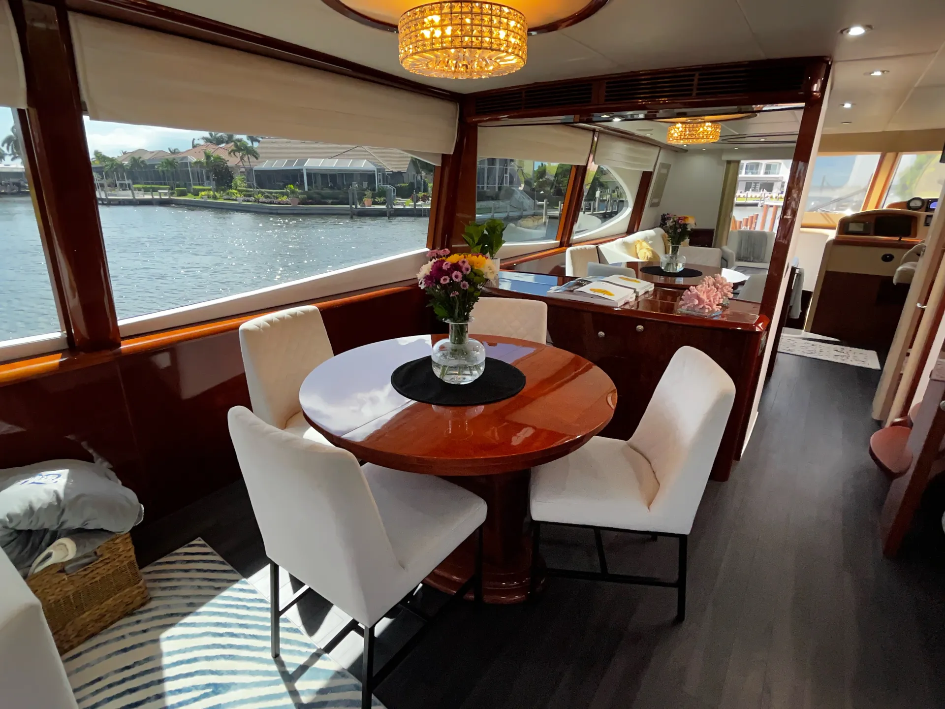 ATHENA: LAZZARA Flybridge Motor Yacht