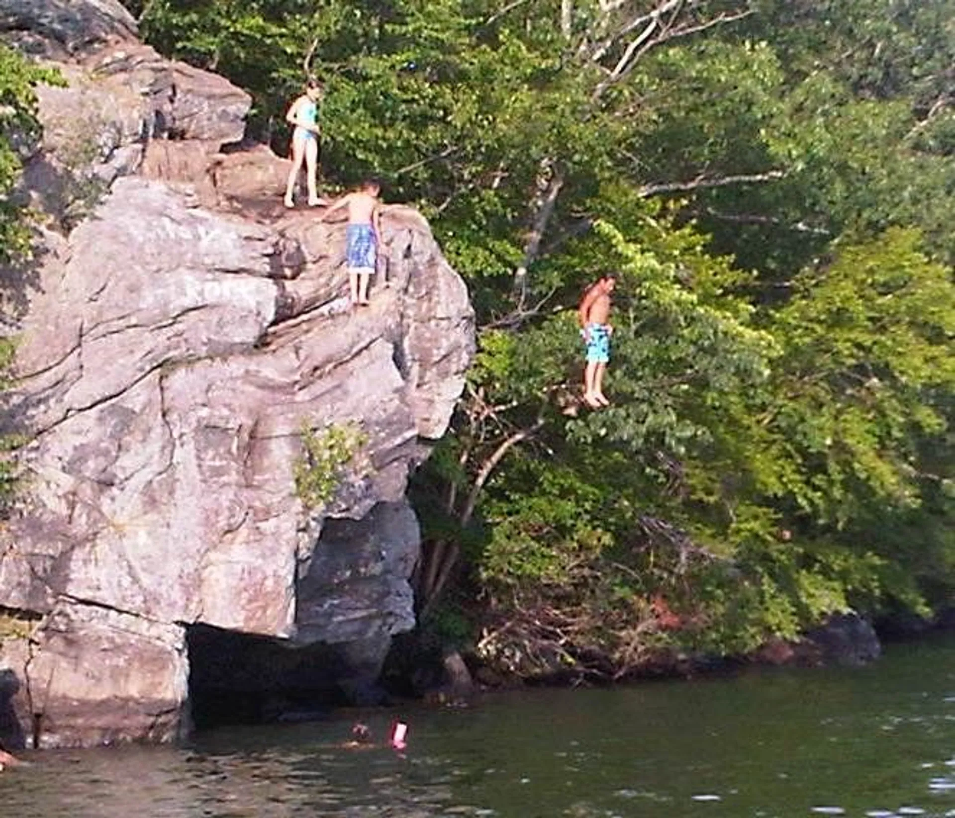 LIVE THE DREAM ON THE LUV BOAT 🛥️ ☀️ 