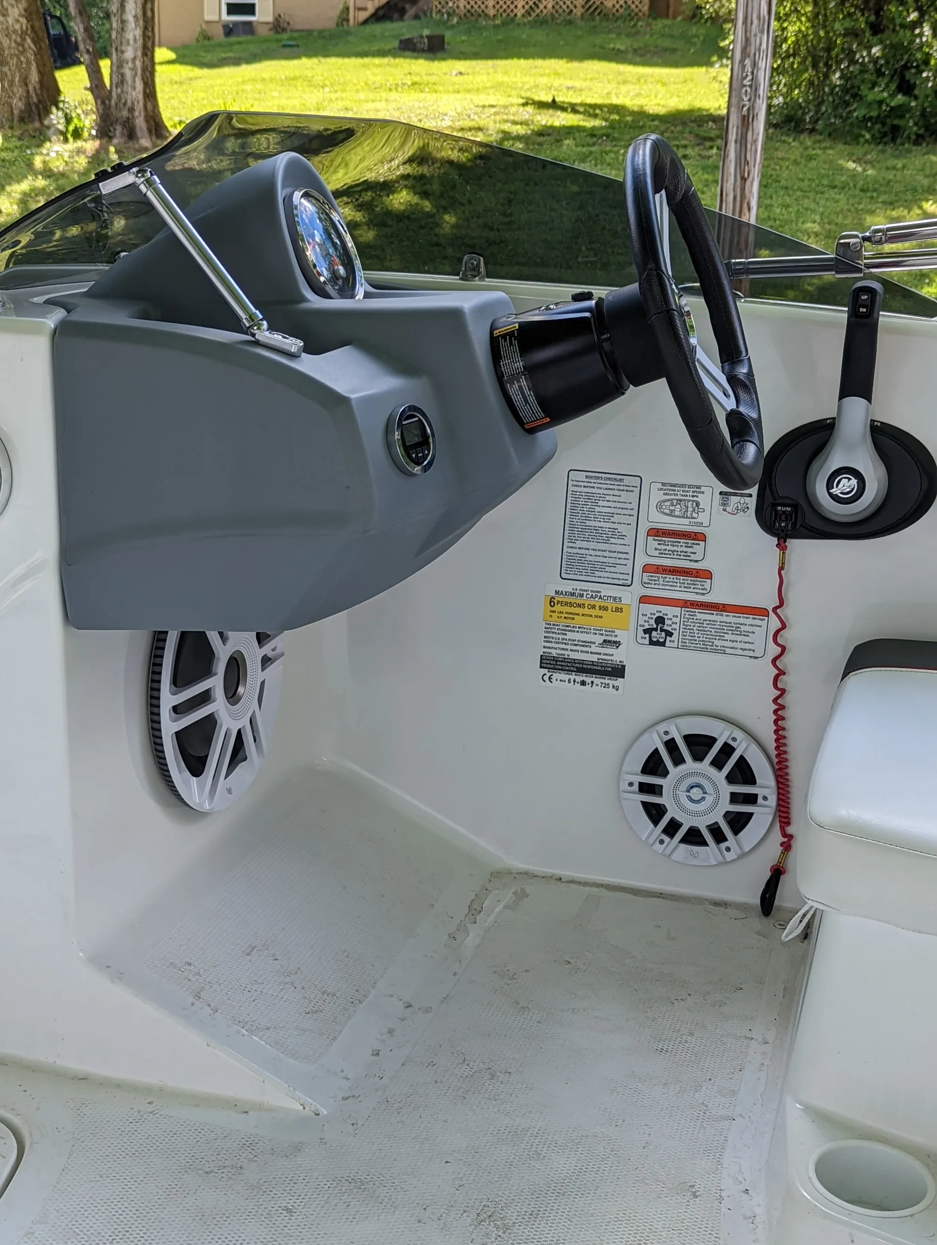 TAHOE BY TRACKER MARINE T16 in Knoxville, TN — photo 2