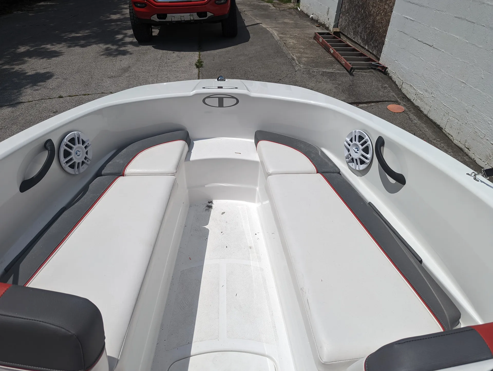 TAHOE BY TRACKER MARINE T16 in Knoxville, TN — photo 3