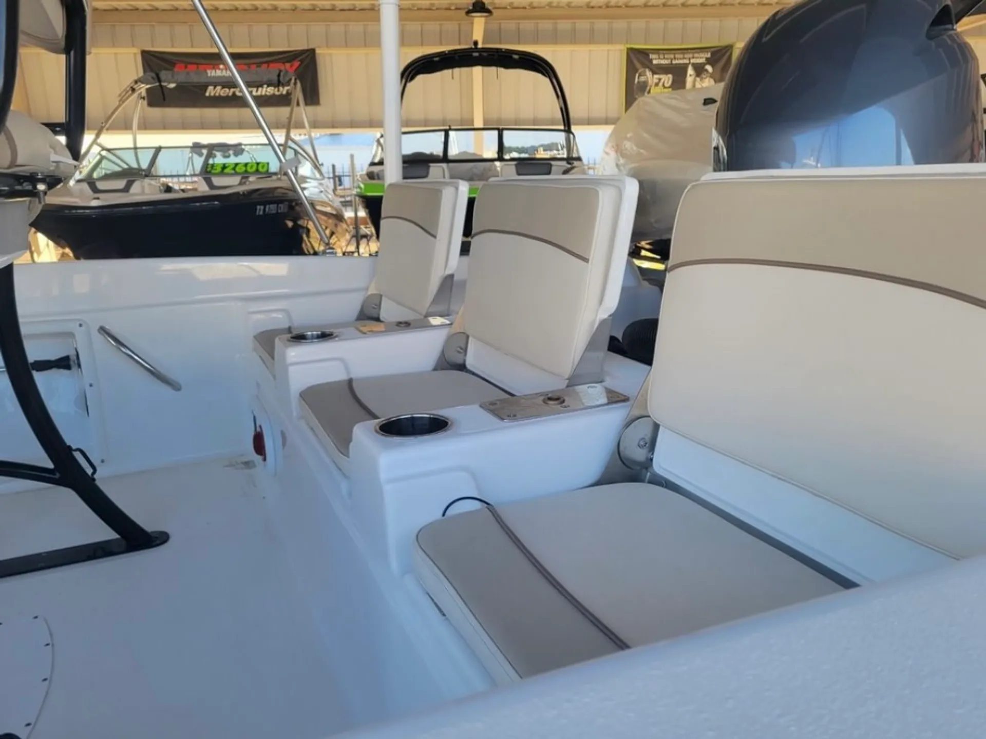 NAUTICSTAR BOATS 211 HYBRID in Hewitt, TX — photo 3