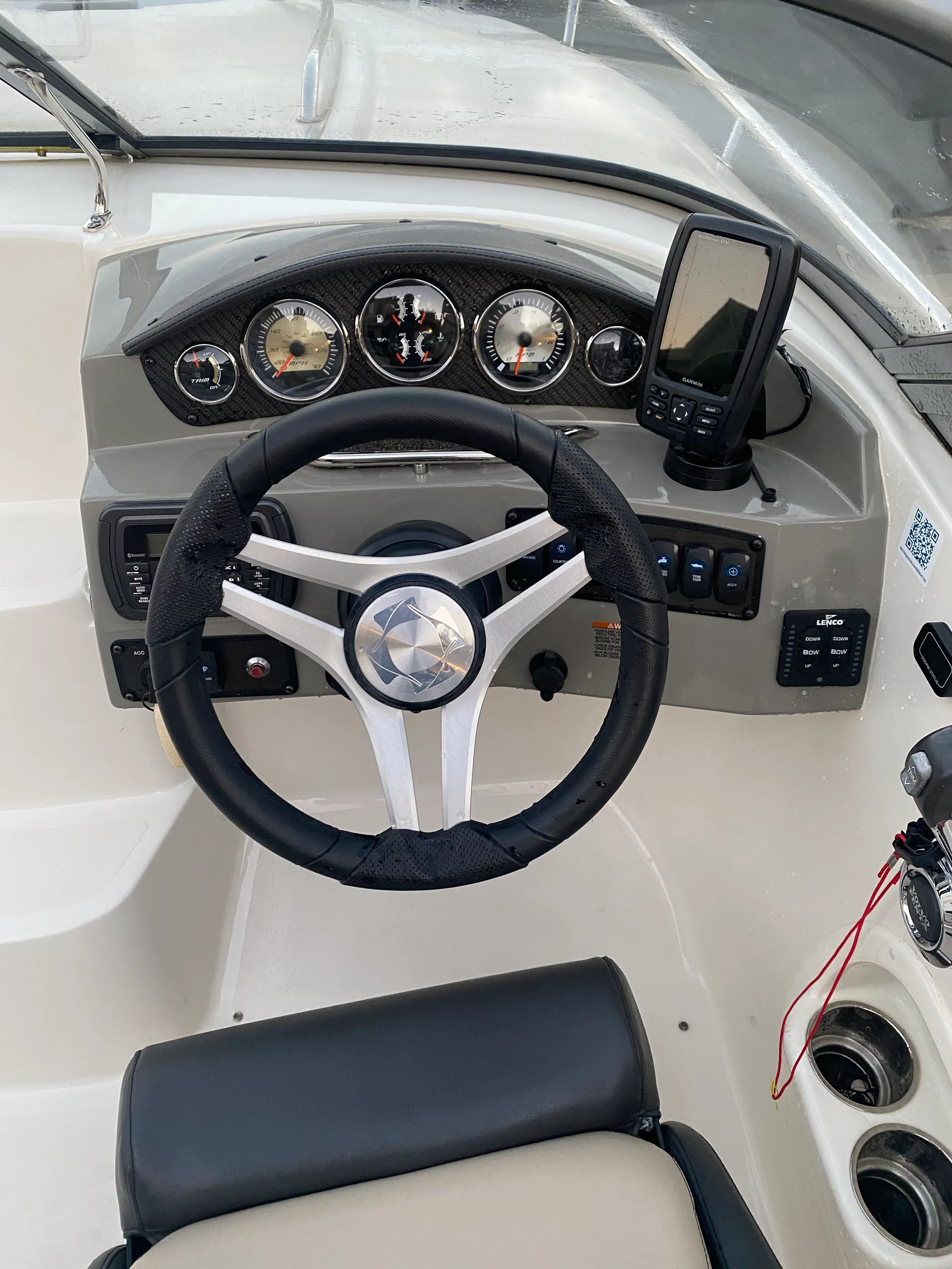 STINGRAY BOATS 235CR CUDDY in Hanford, CA — photo 5