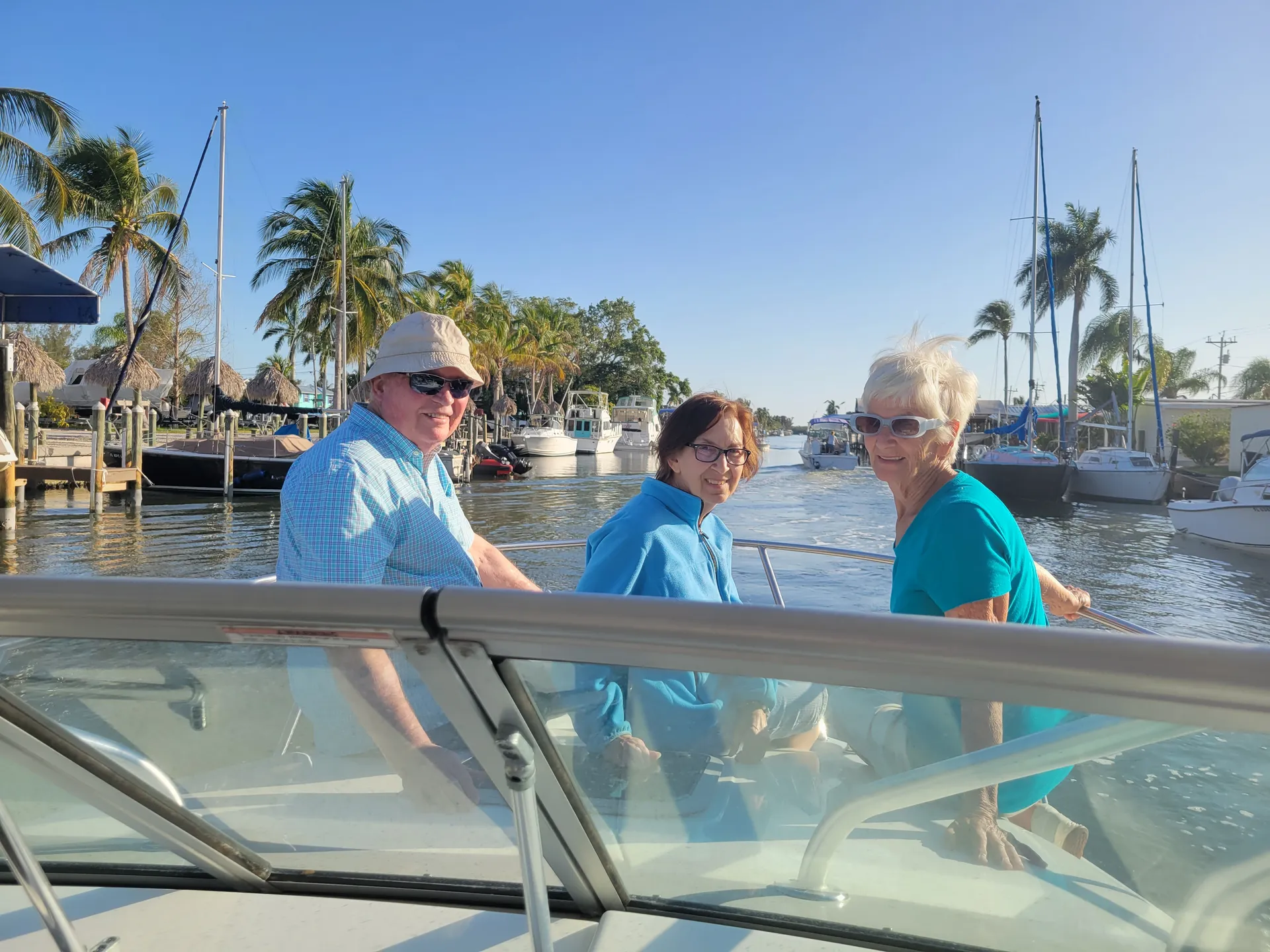 Twin Engine Powerboat Fun & Adventure in Comfort & Style !!!