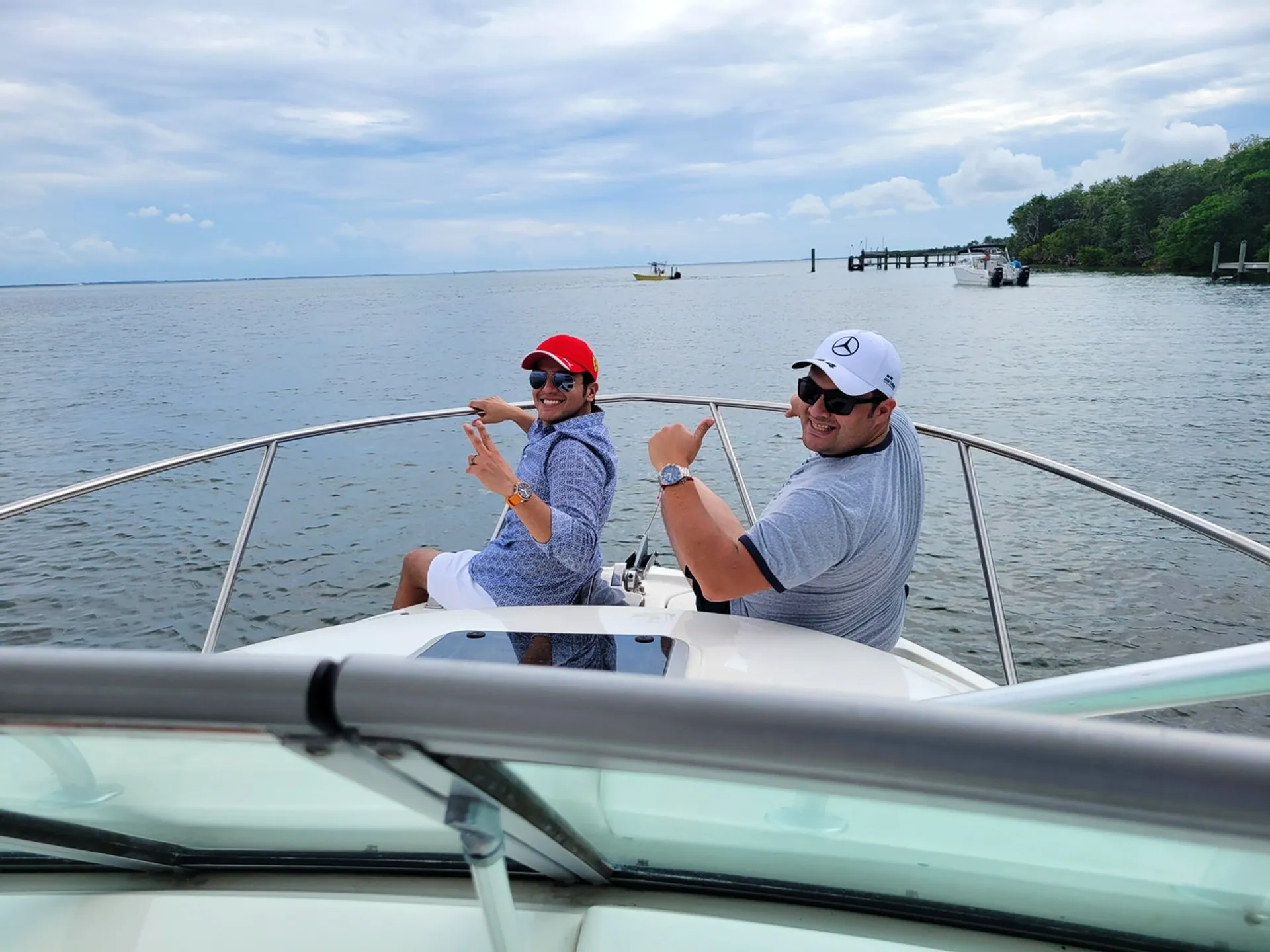 Twin Engine Powerboat Fun & Adventure in Comfort & Style !!!