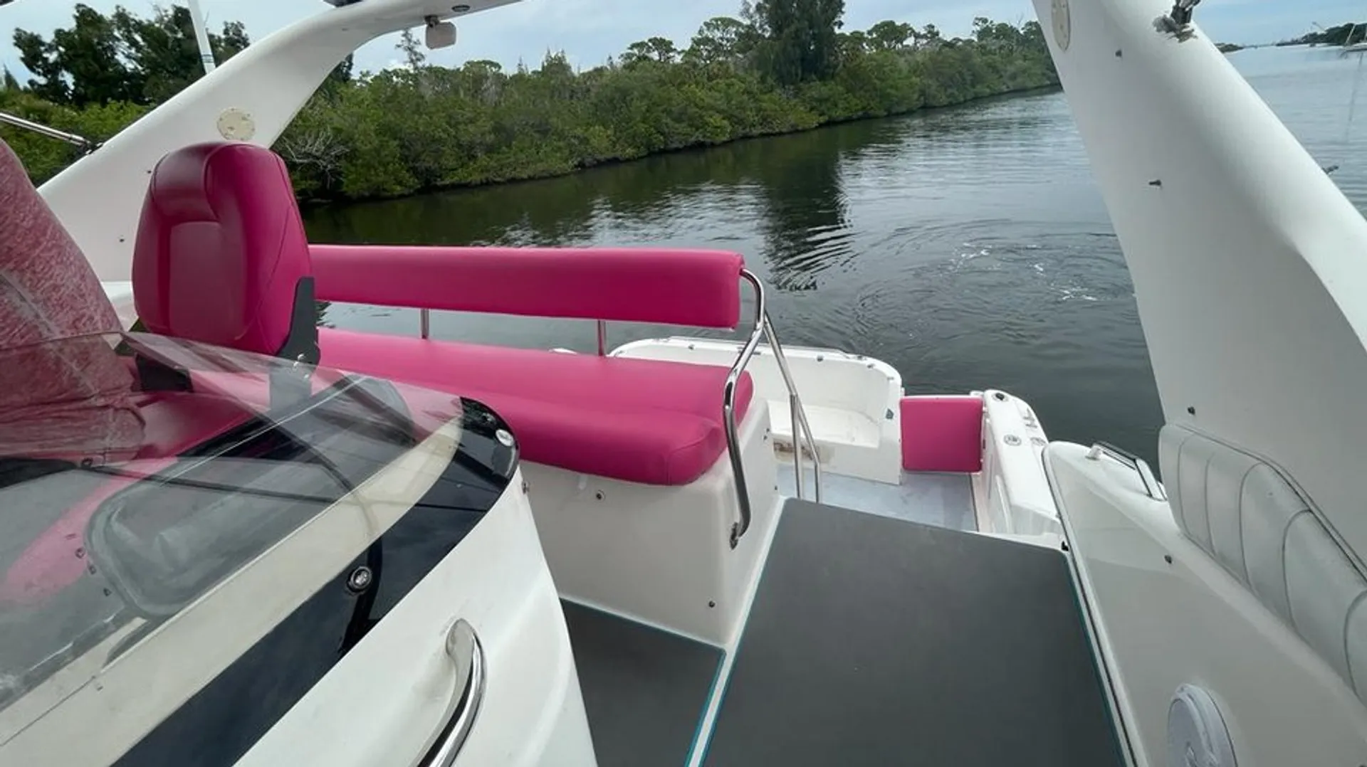 Sea Ray 440 eb in Merritt Island, FL — photo 8