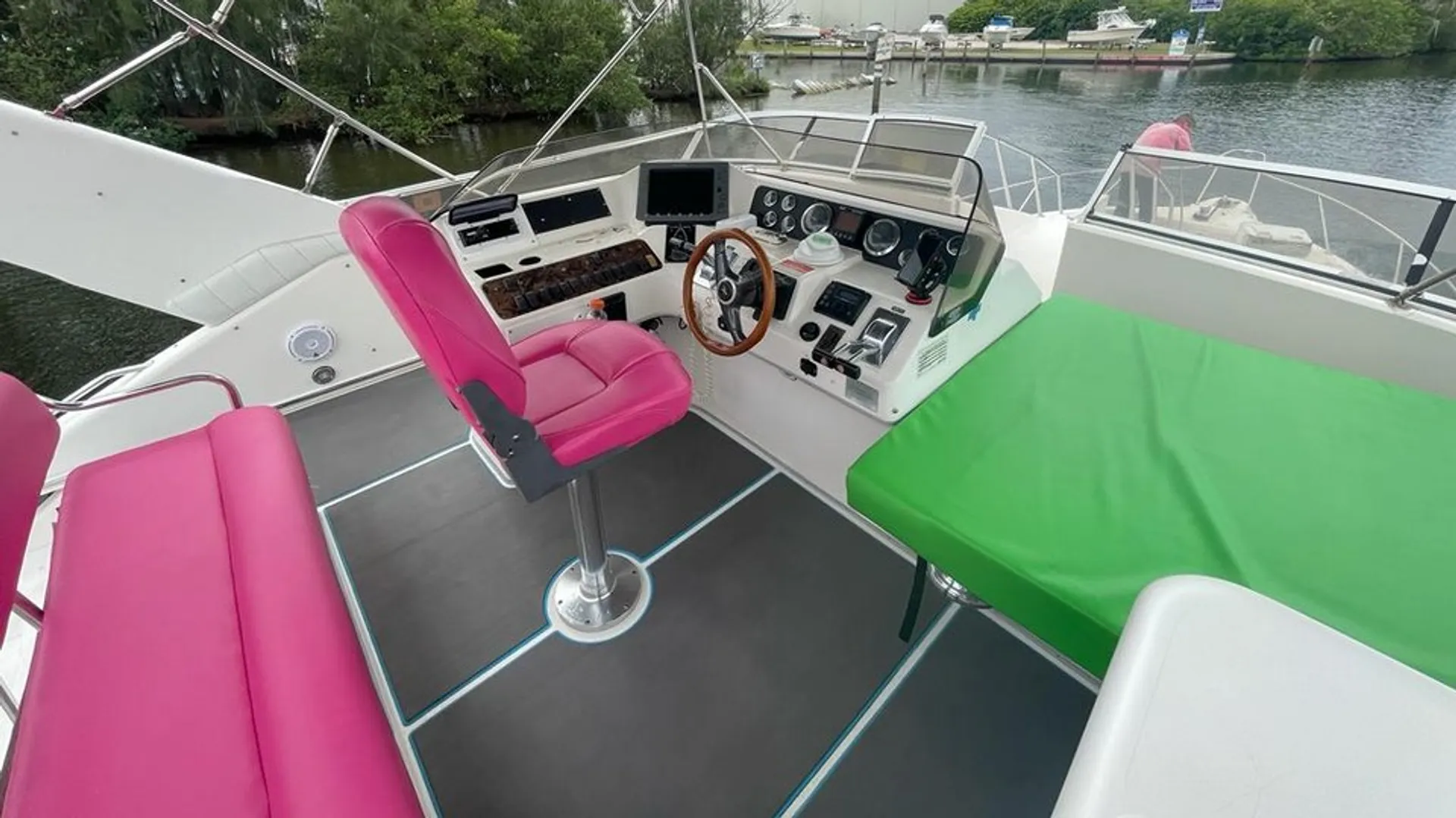 Sea Ray 440 eb in Merritt Island, FL — photo 10