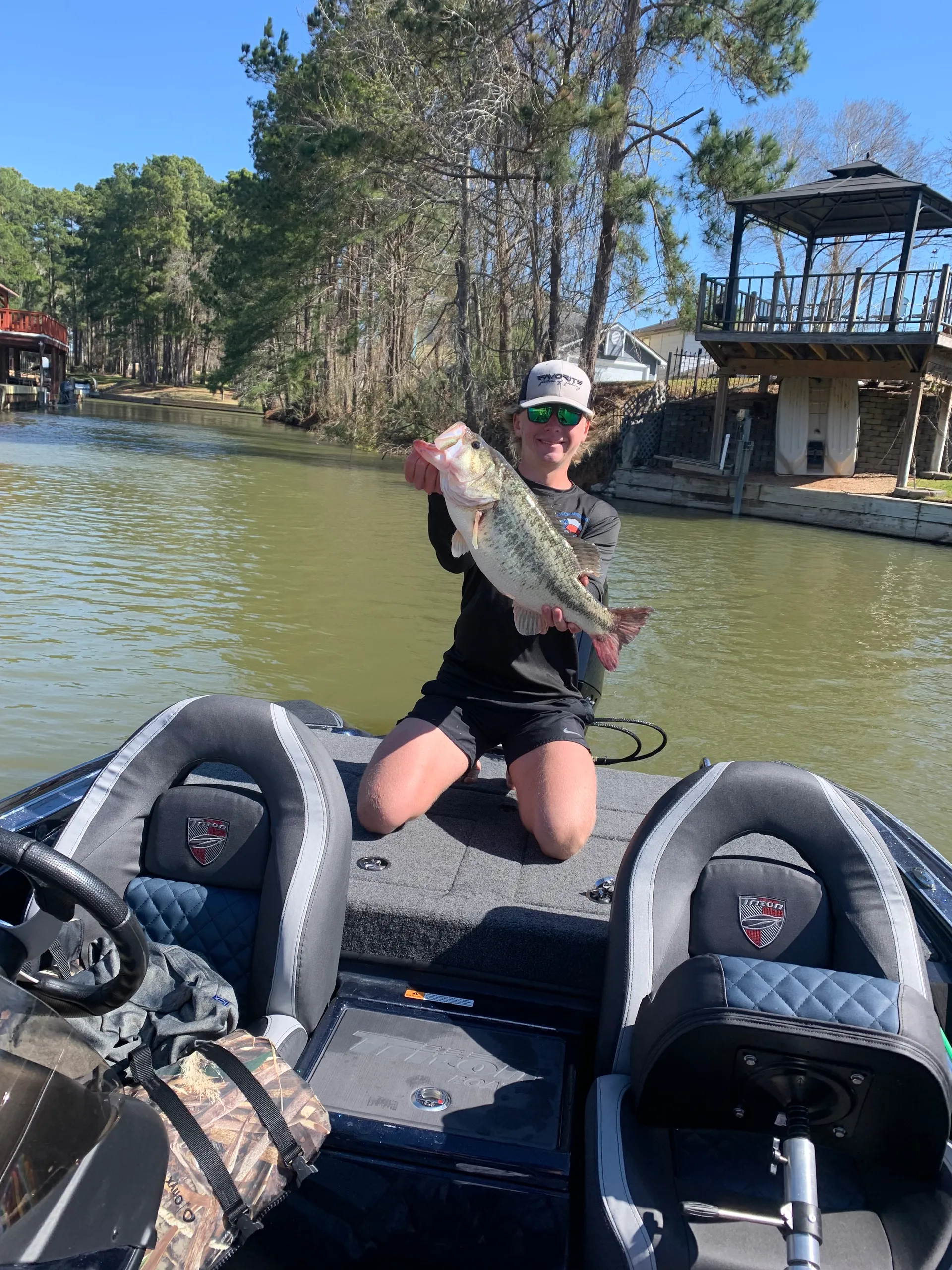 18’ Triton Fishing Boat - Delivery Available and Quick response time!