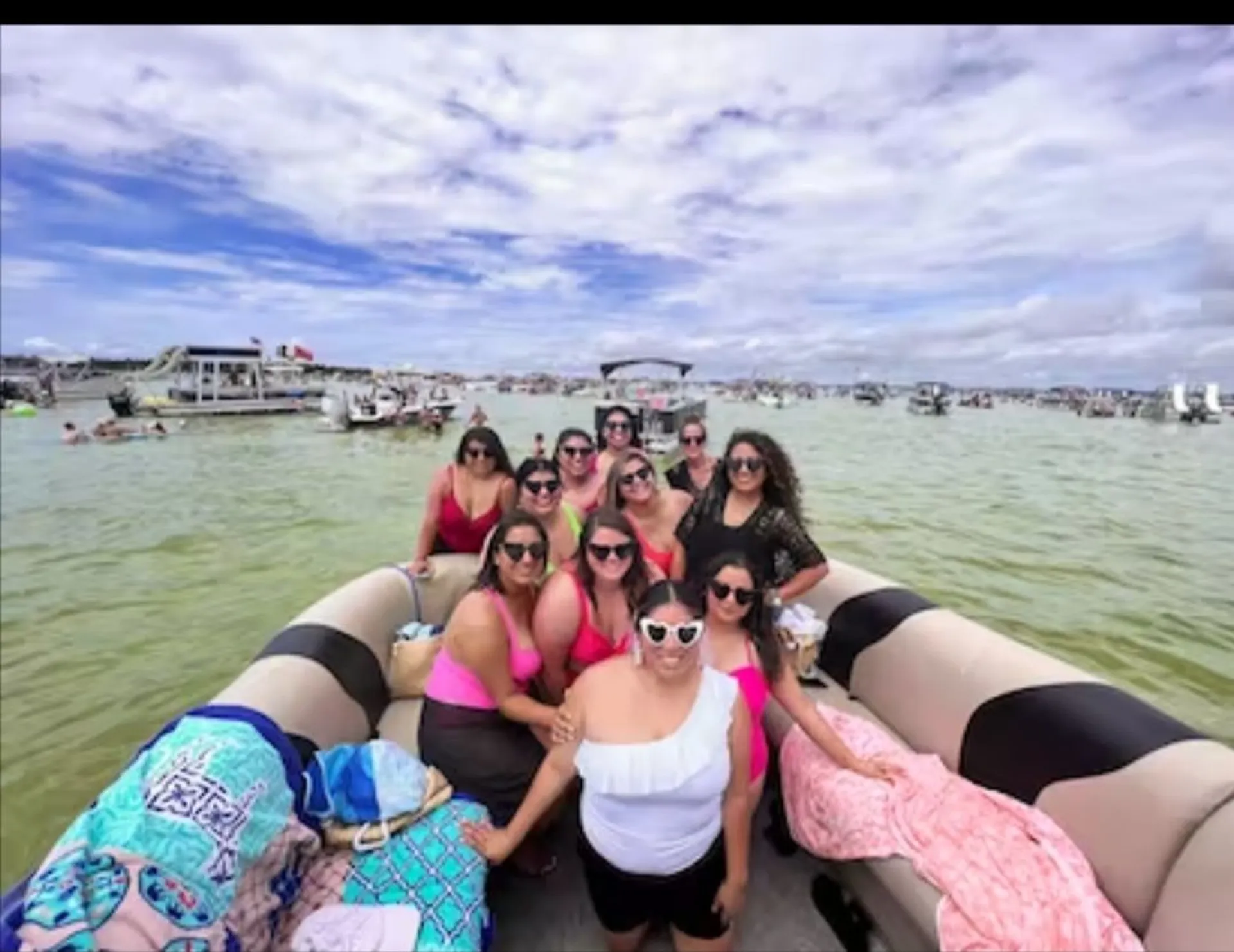 Pontoon Party!! For all gatherings (Paddleboard,Lily Pad, Inflatables)