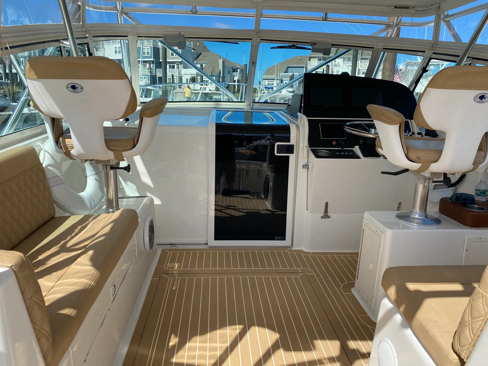 Henriques Yachts 35 Express in Highlands, NJ — photo 3