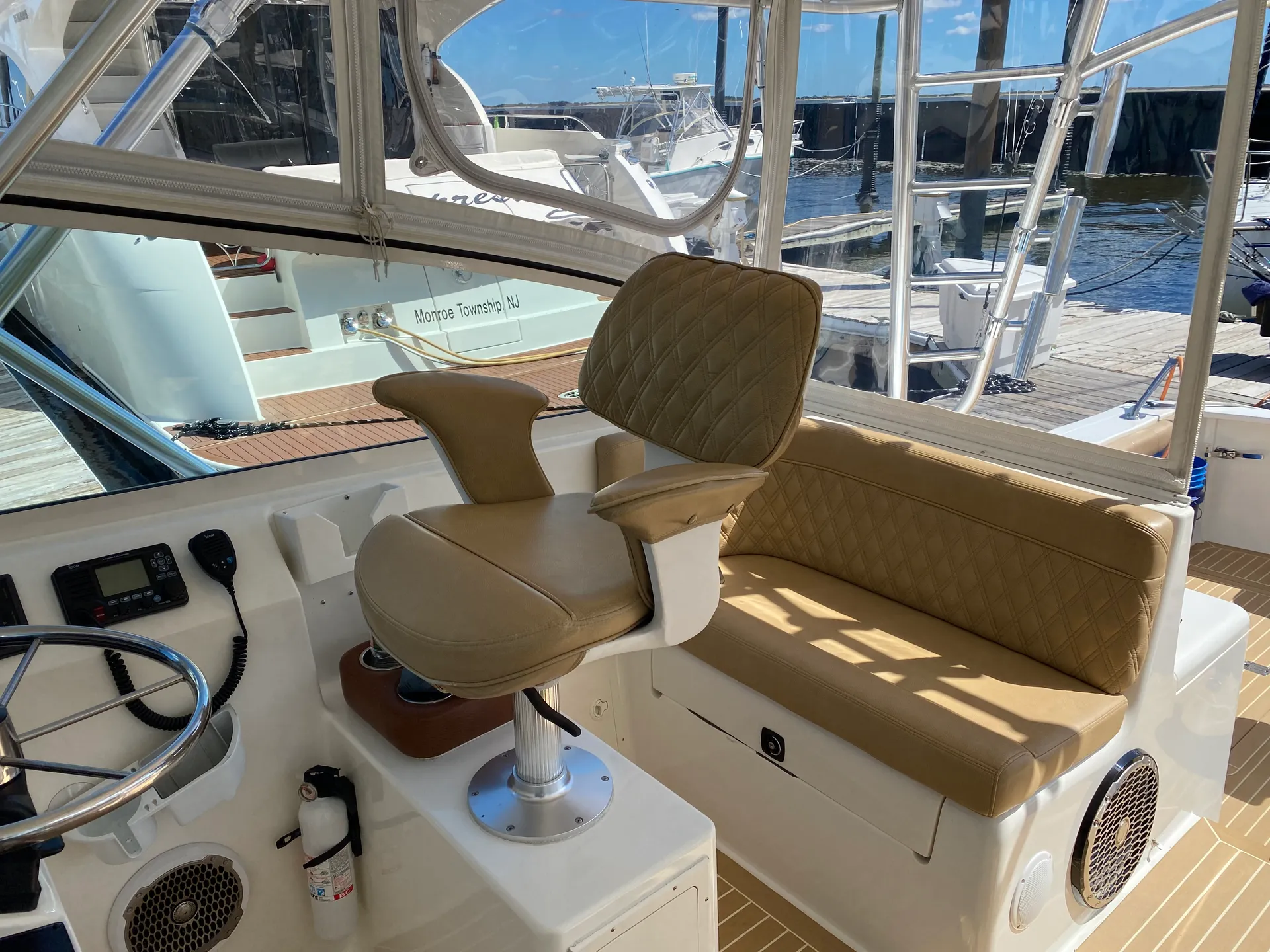 Henriques Yachts 35 Express in Highlands, NJ — photo 4