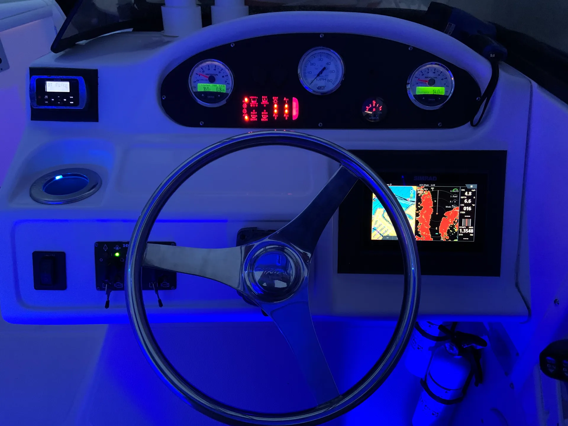 27’ World Cat DC twin 250 Honda, Fish or Cruise 