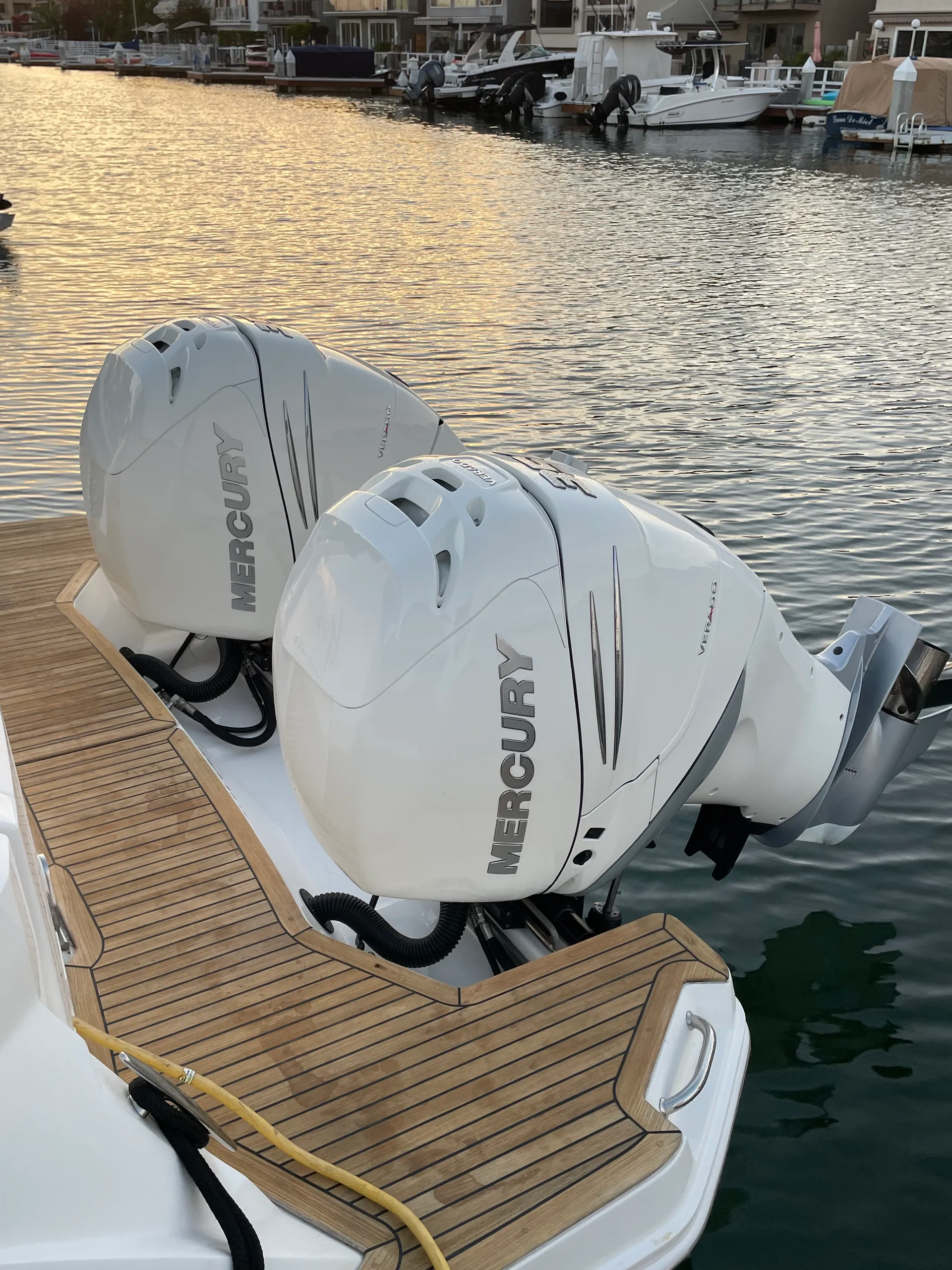 320 Sea Ray Sundancer in San Diego, CA — photo 7