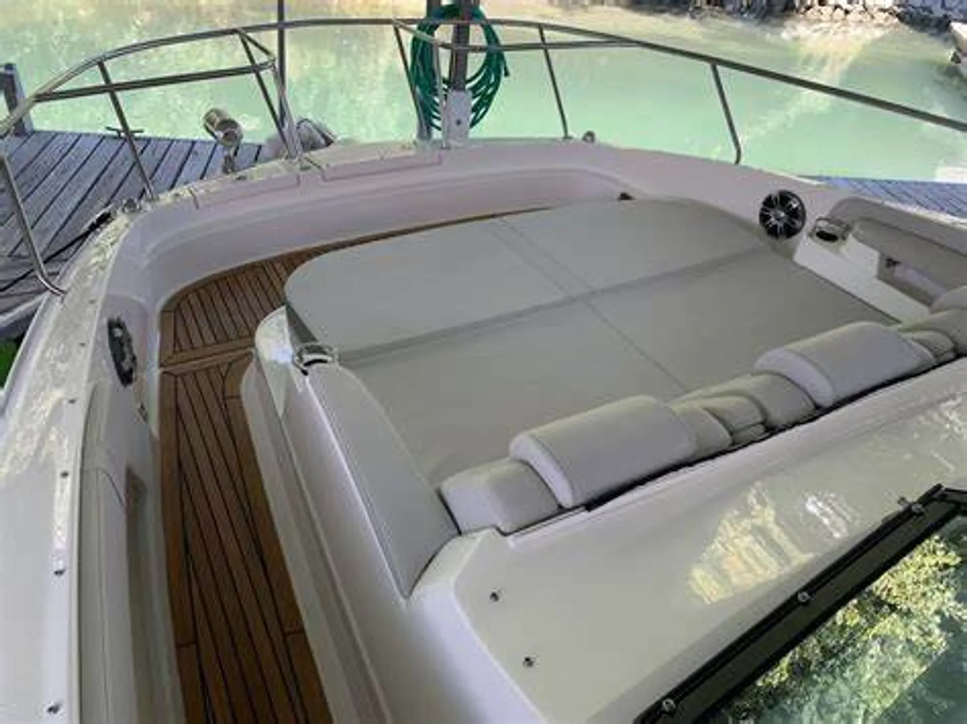 320 Sea Ray Sundancer in San Diego, CA — photo 8