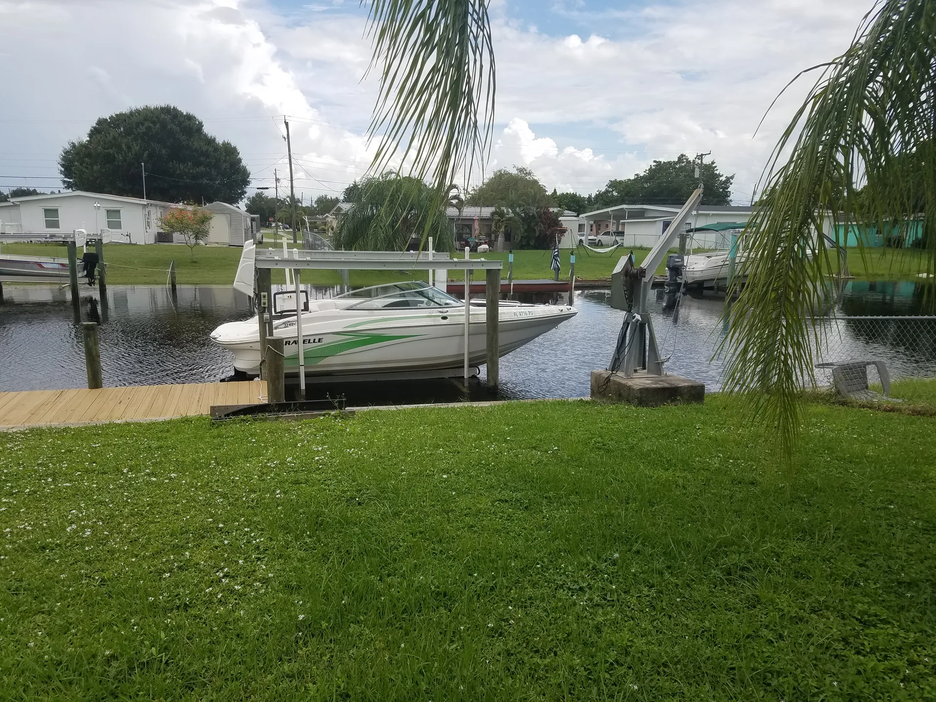 Caravelle Powerboats 22EBi in Port Charlotte, FL — photo 3