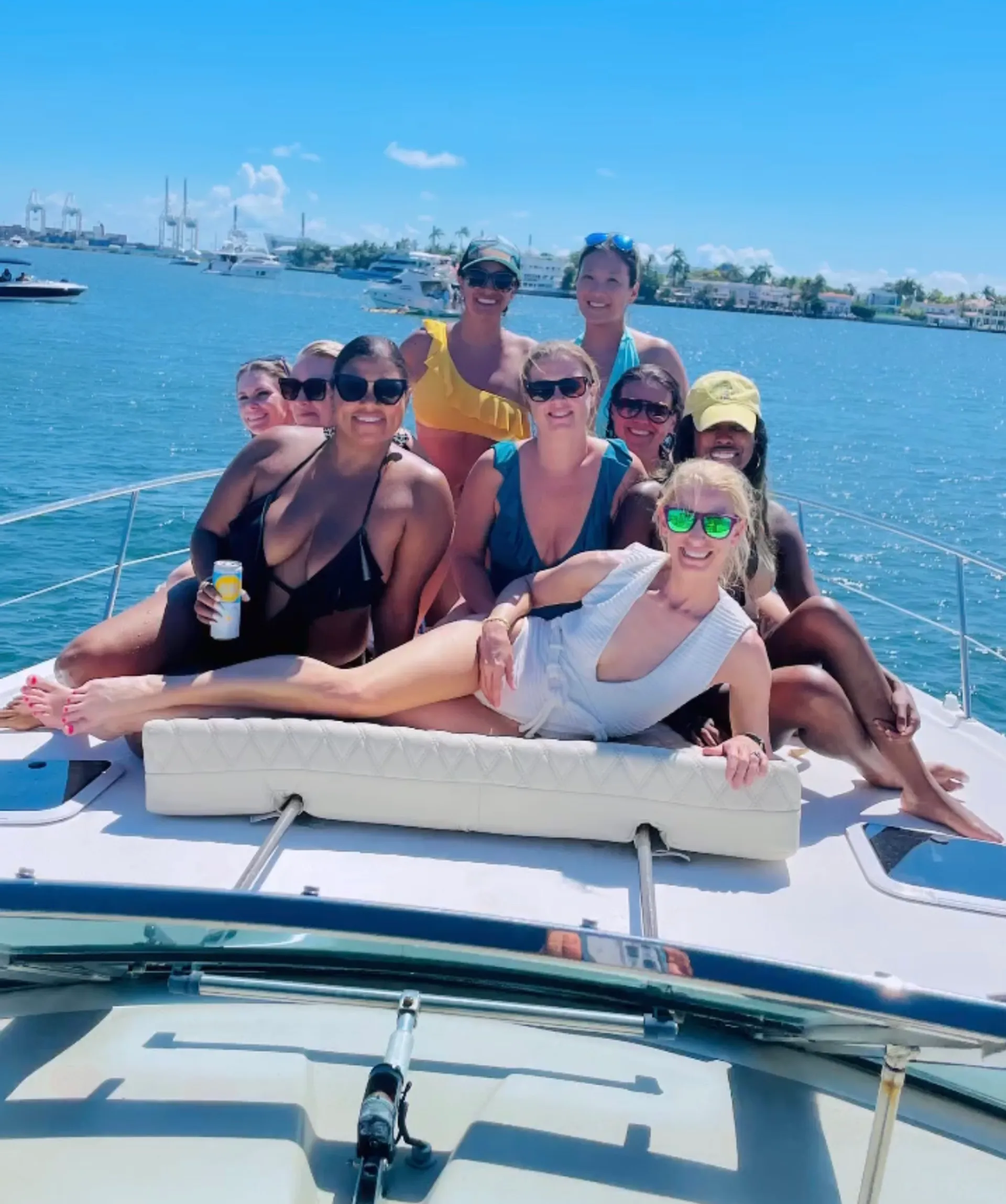 45' Sea Ray Birthday • Free Hour • Best Crew