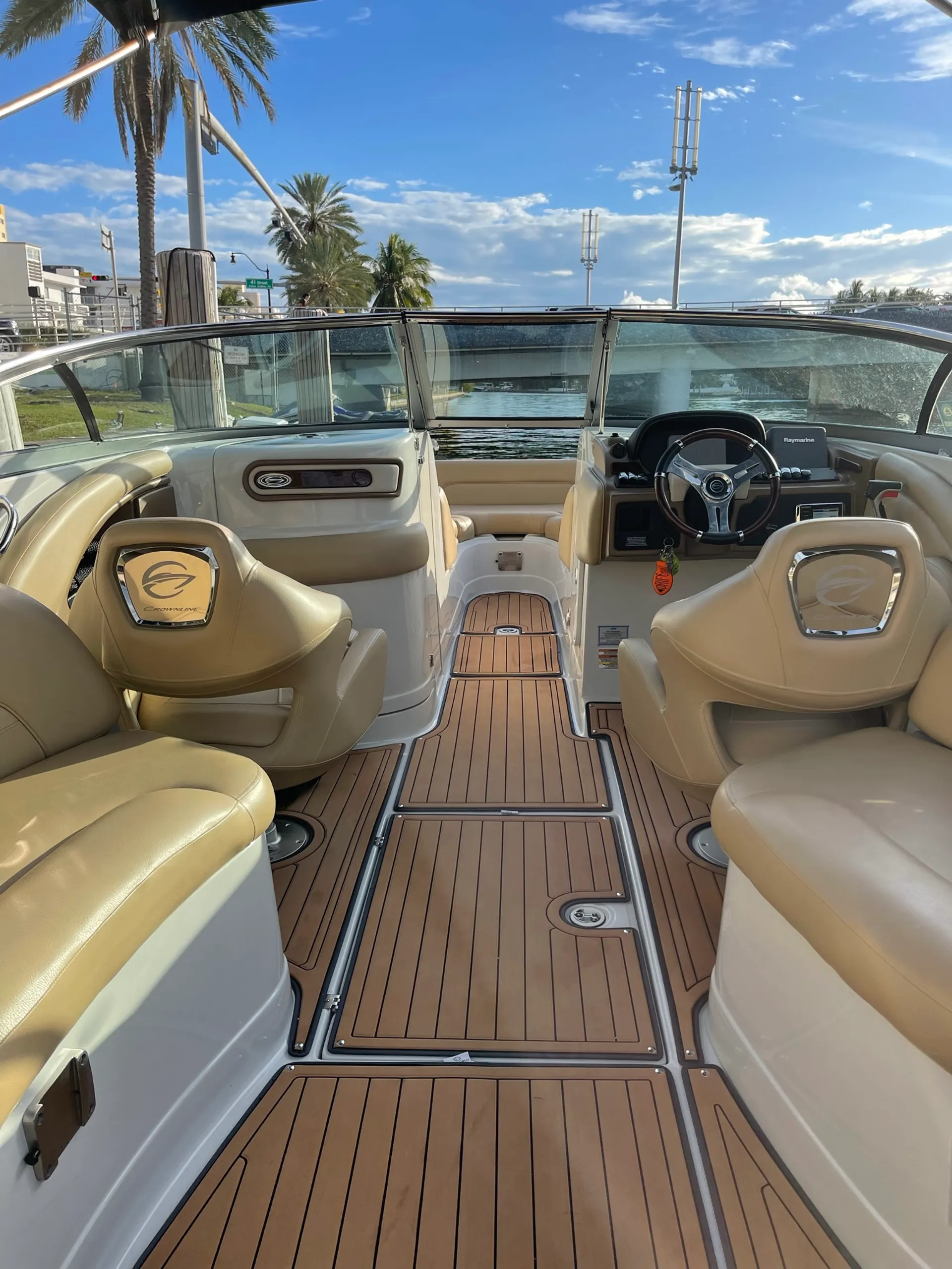 1 HOUR FREE  Spectacular Sandbar / Skyline Miami Boat Tour -