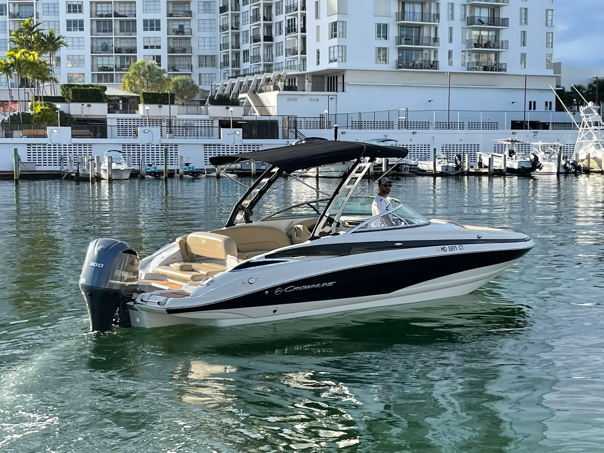 1 HOUR FREE  Spectacular Sandbar / Skyline Miami Boat Tour -