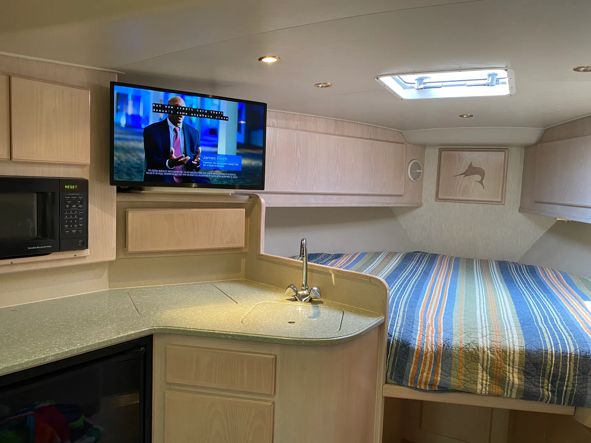 Henriques Yachts 35 Express in Highlands, NJ — photo 7