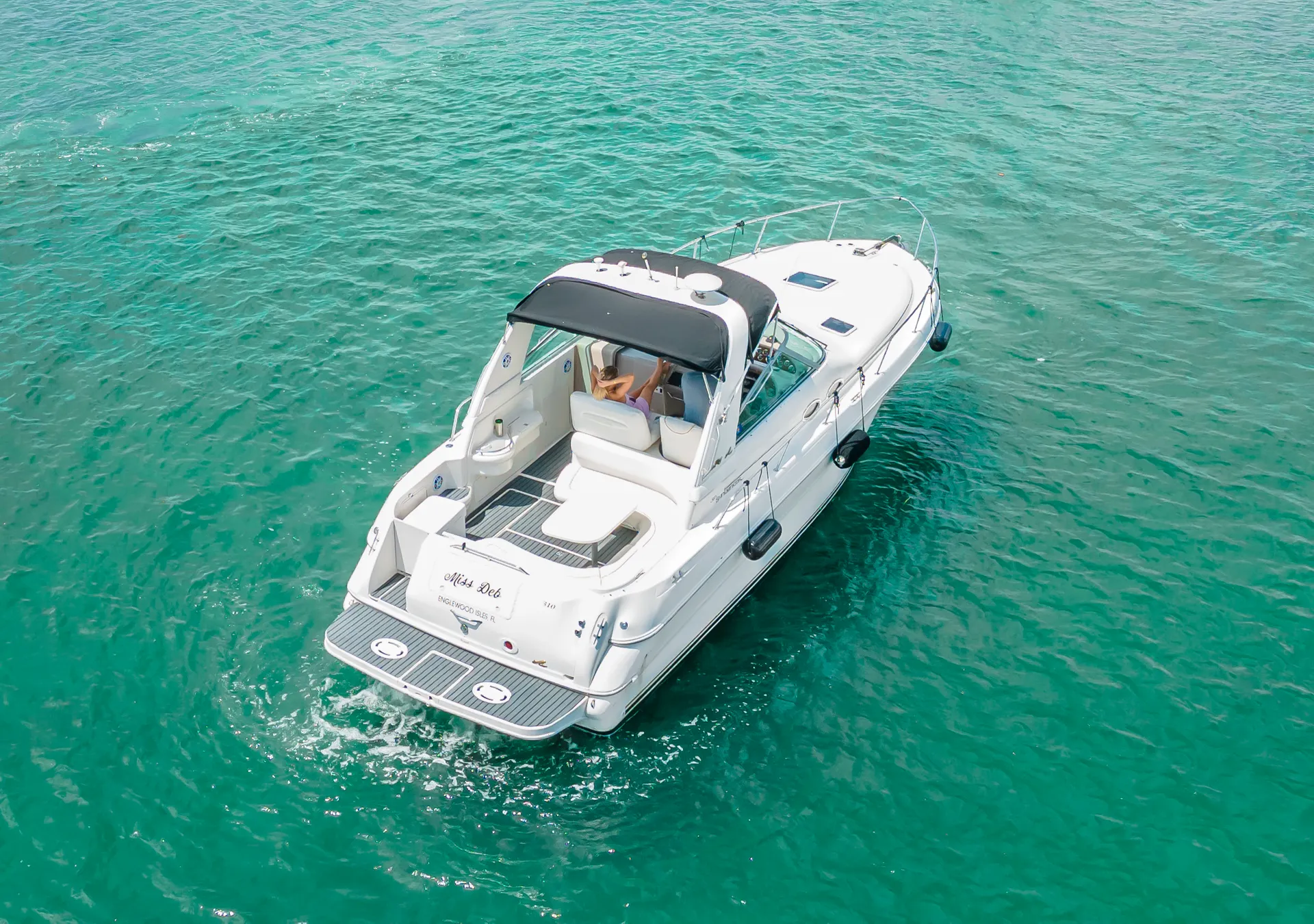 Sea Ray Boats 310 Sundancer in Miami, FL — photo 4