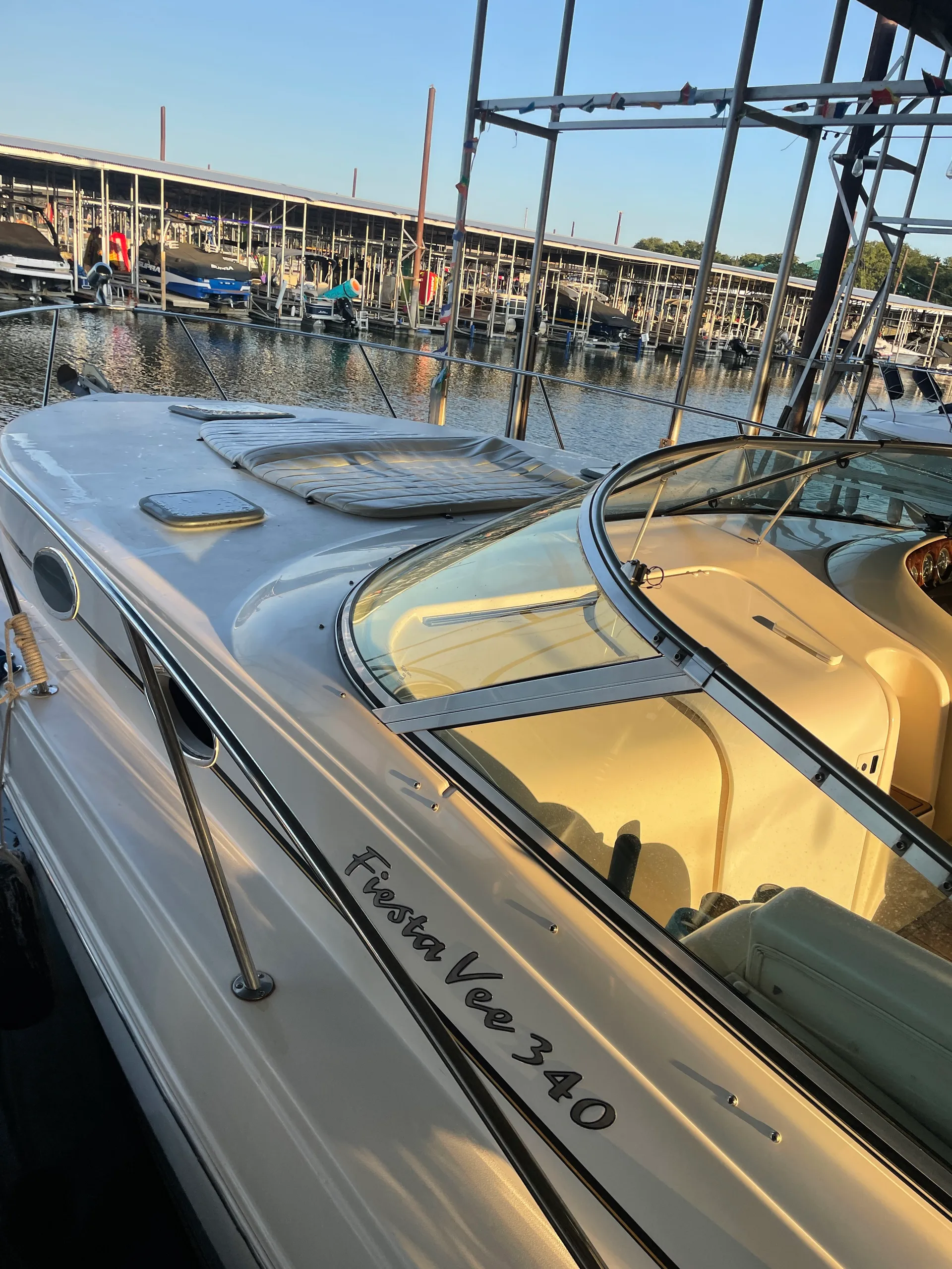 Rinker Boats 340 Fiesta Vee in Lewisville, TX — photo 7