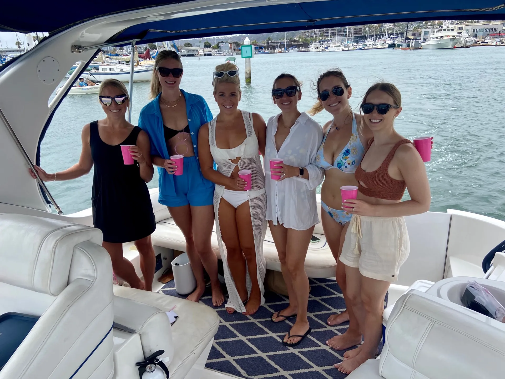 Beautiful 40' Cruiser Yacht on San Diego Bay with Licensed Captain
