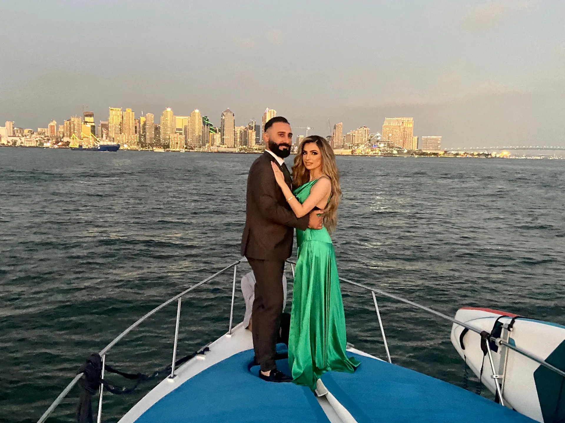 Beautiful 40' Cruiser Yacht on San Diego Bay with Licensed Captain