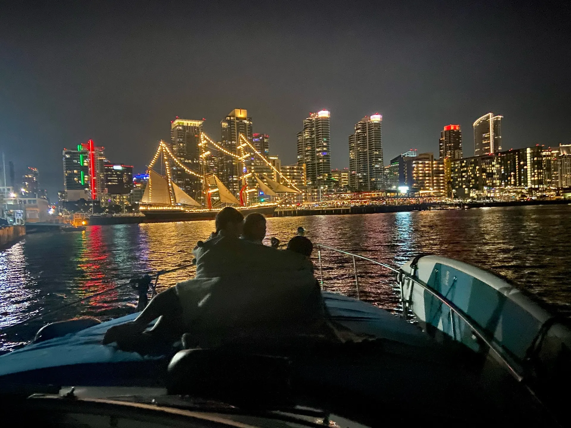 Beautiful 40' Cruiser Yacht on San Diego Bay with Licensed Captain