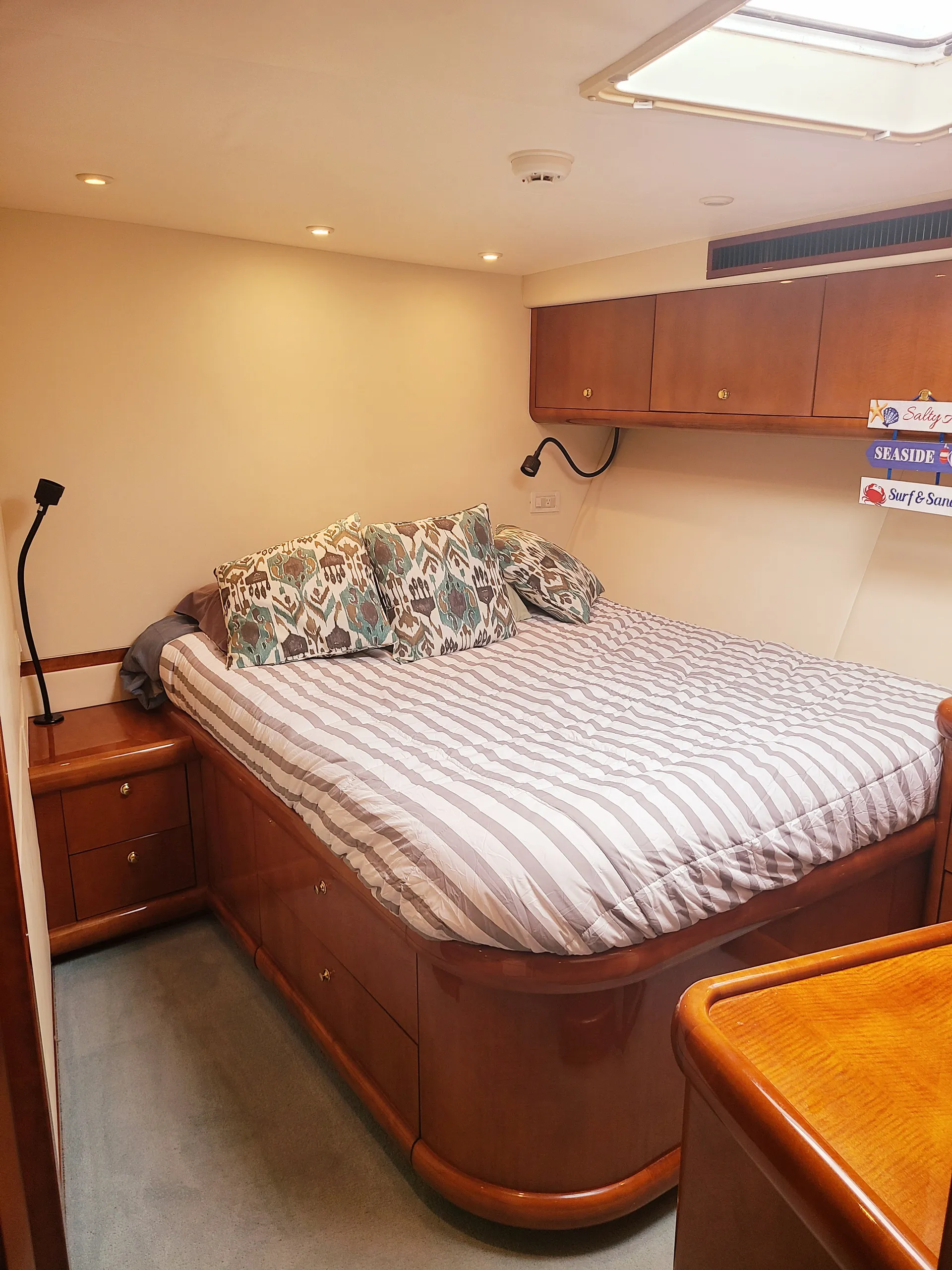 Schoel Express cruiser in Miami Beach, FL — photo 8