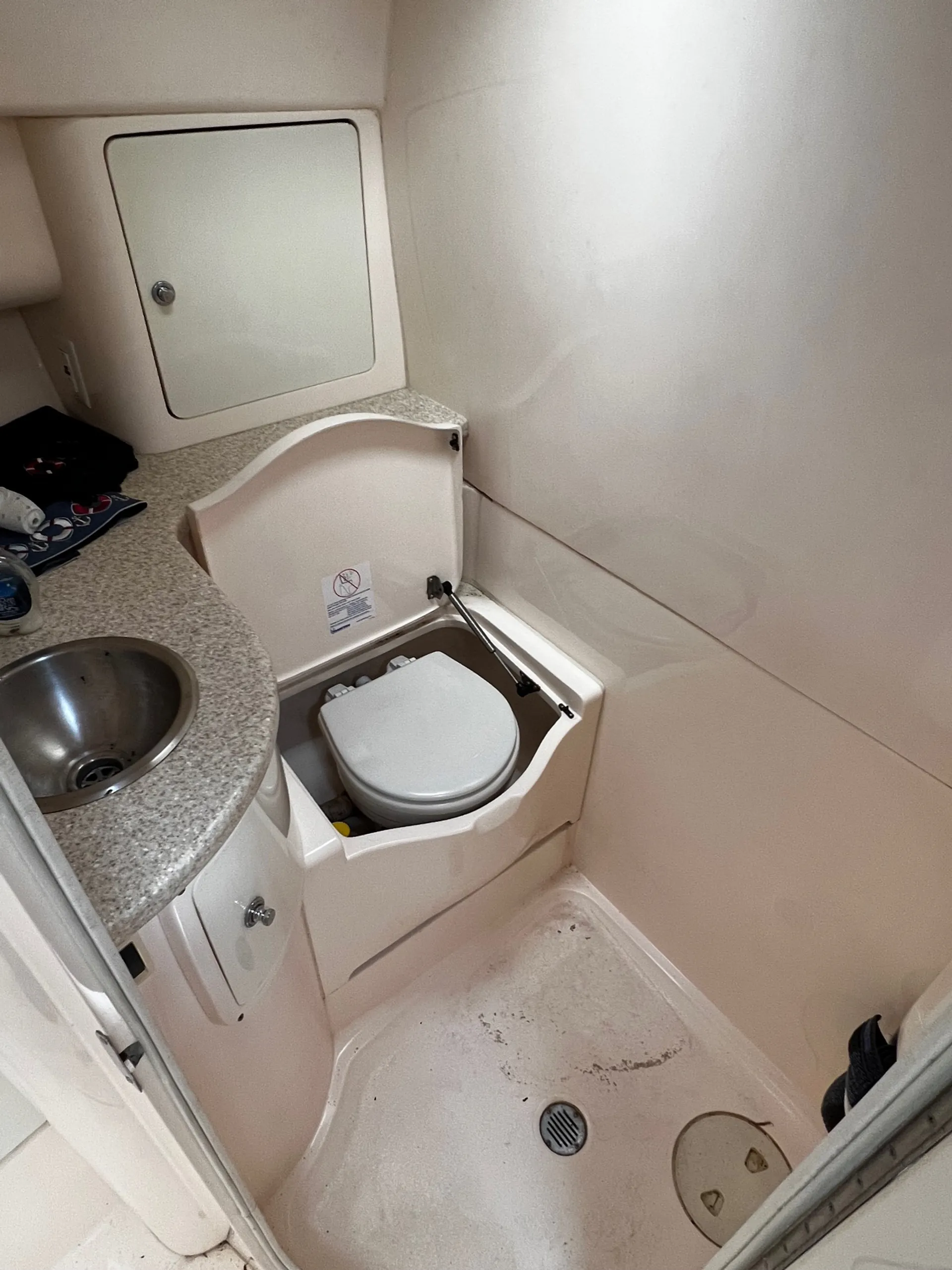 Intrepid 350 Walkaround w/ bathroom