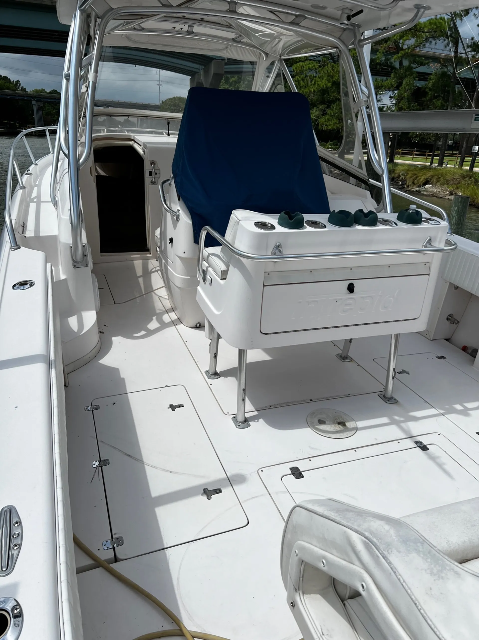 Intrepid 350 Walkaround w/ bathroom