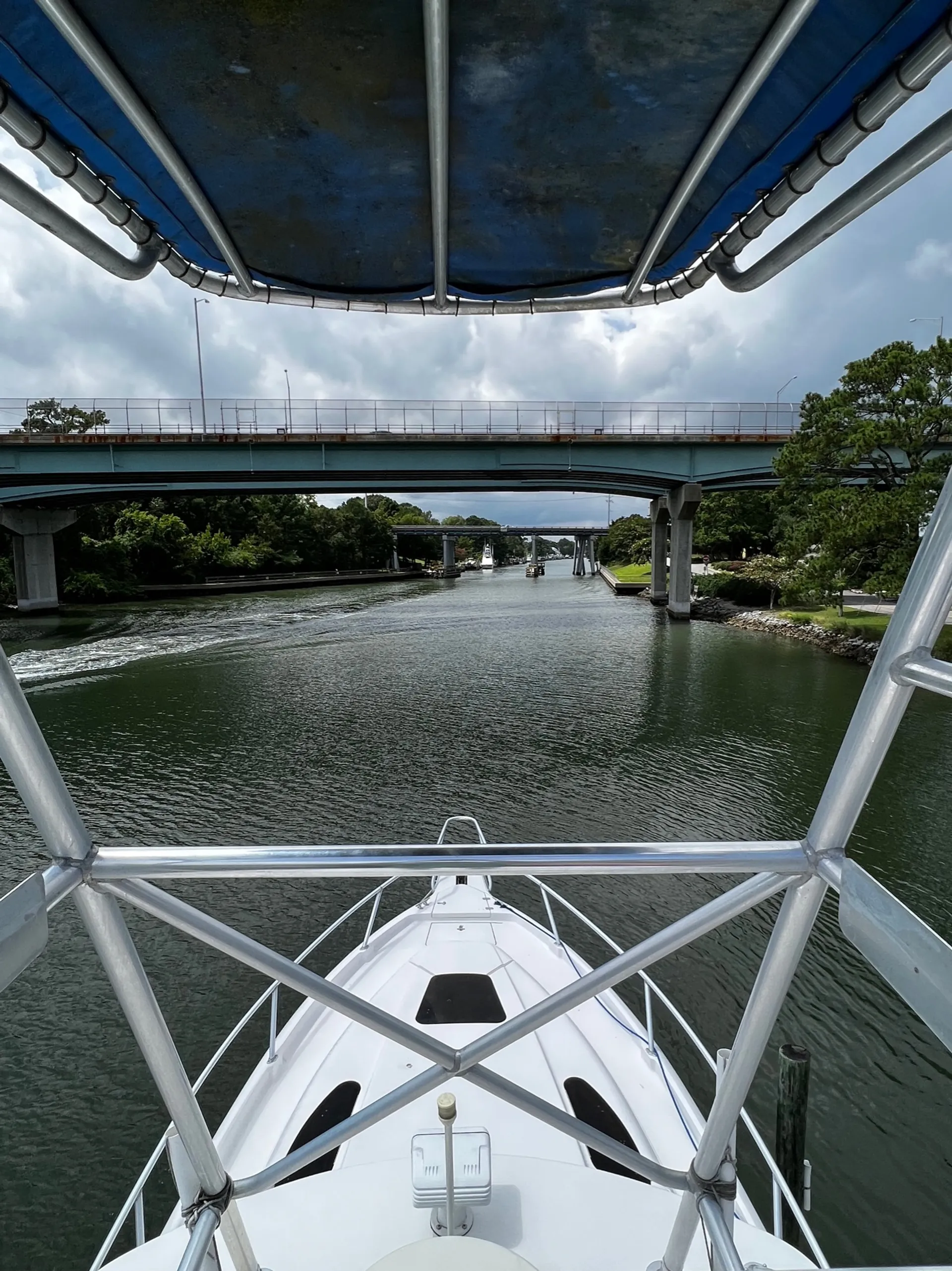 Intrepid 350 Walkaround w/ bathroom