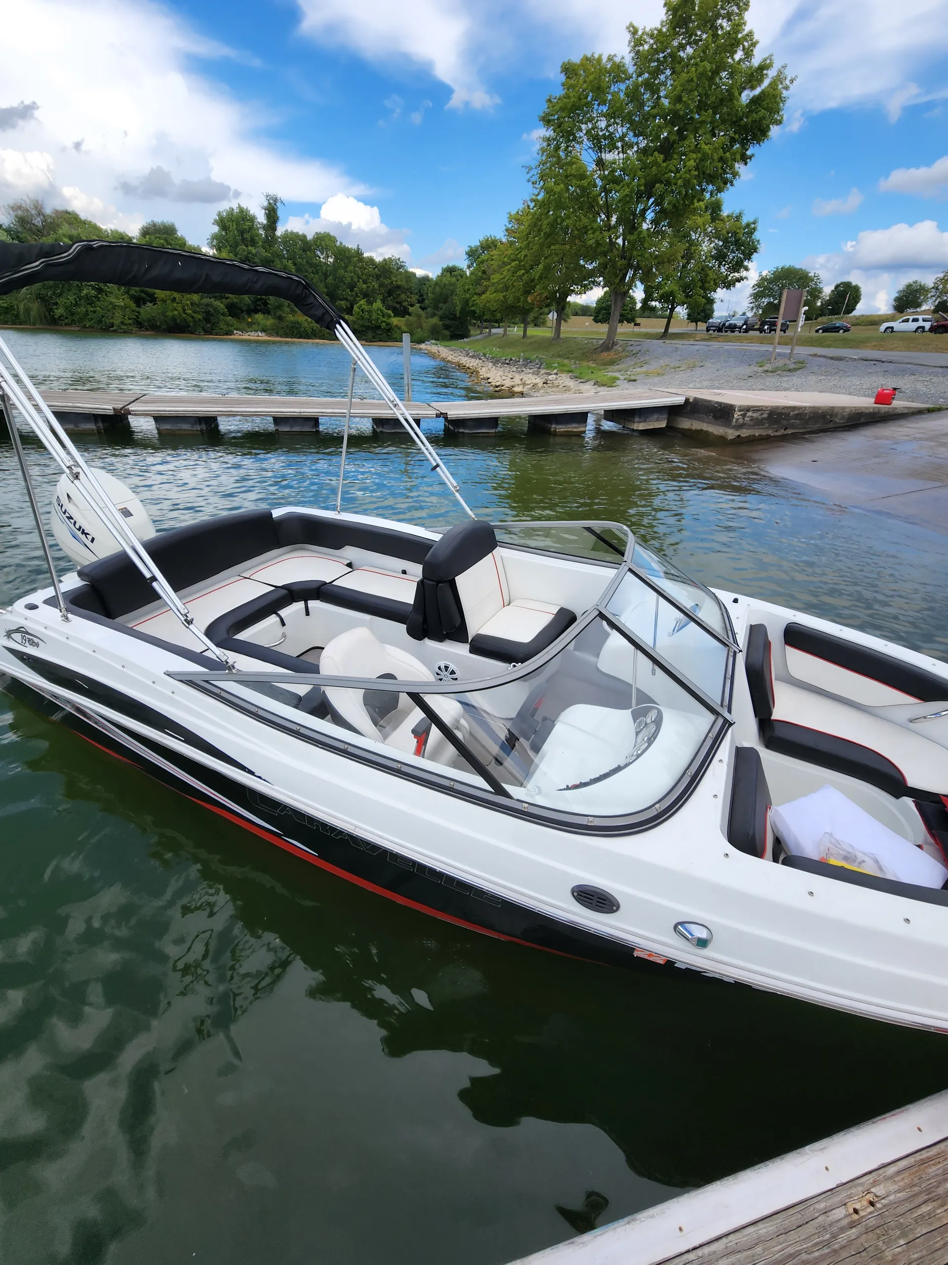 Caravelle Powerboats 19EBo 4-S  in Bernville, PA — photo 4