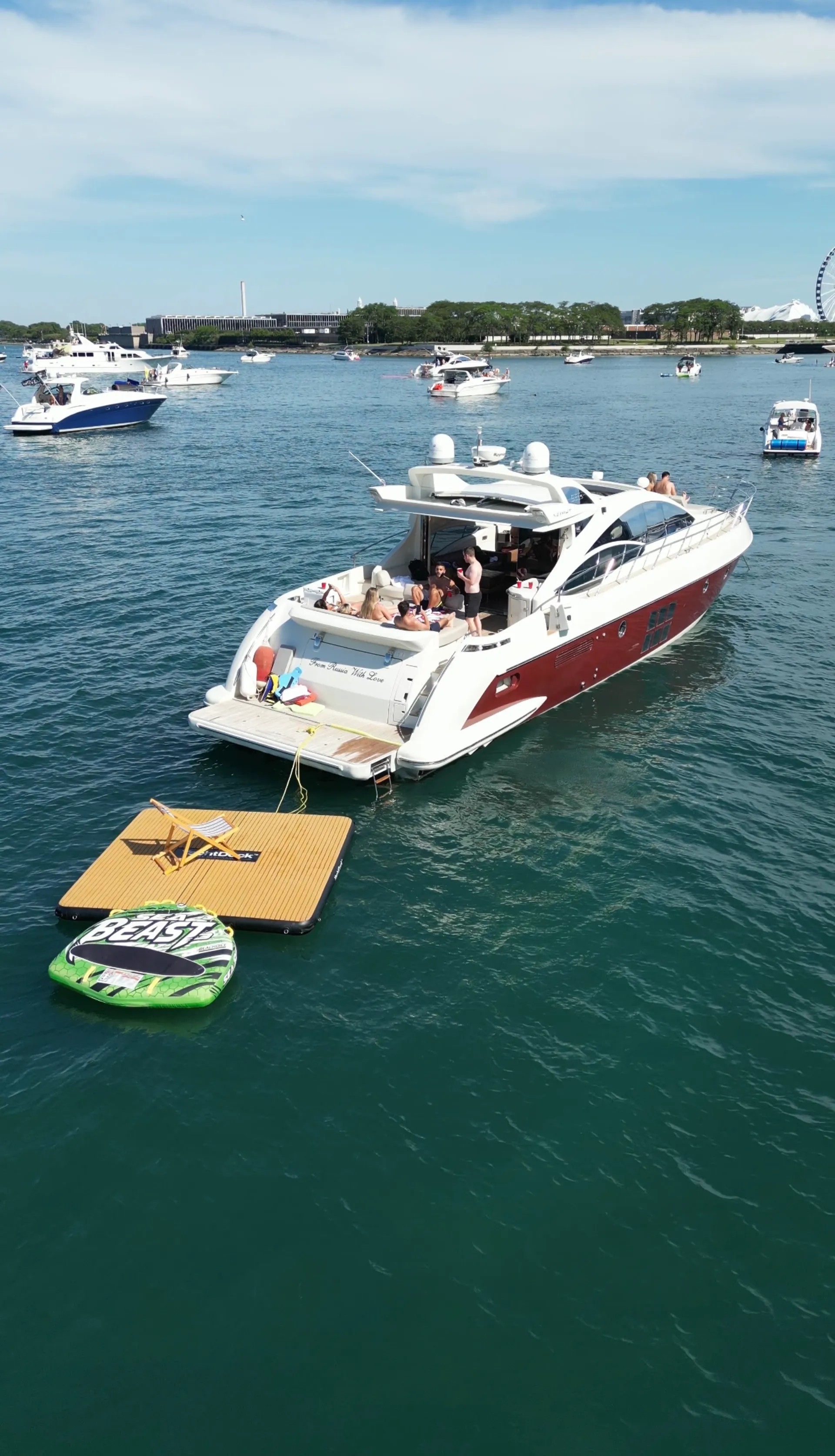 62ft Azimut Italian Luxury Yacht Charter with Captain in Chicago