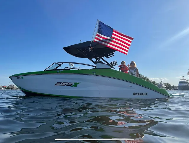Rent a YAMAHA bow rider in Fort Lauderdale, FL near me