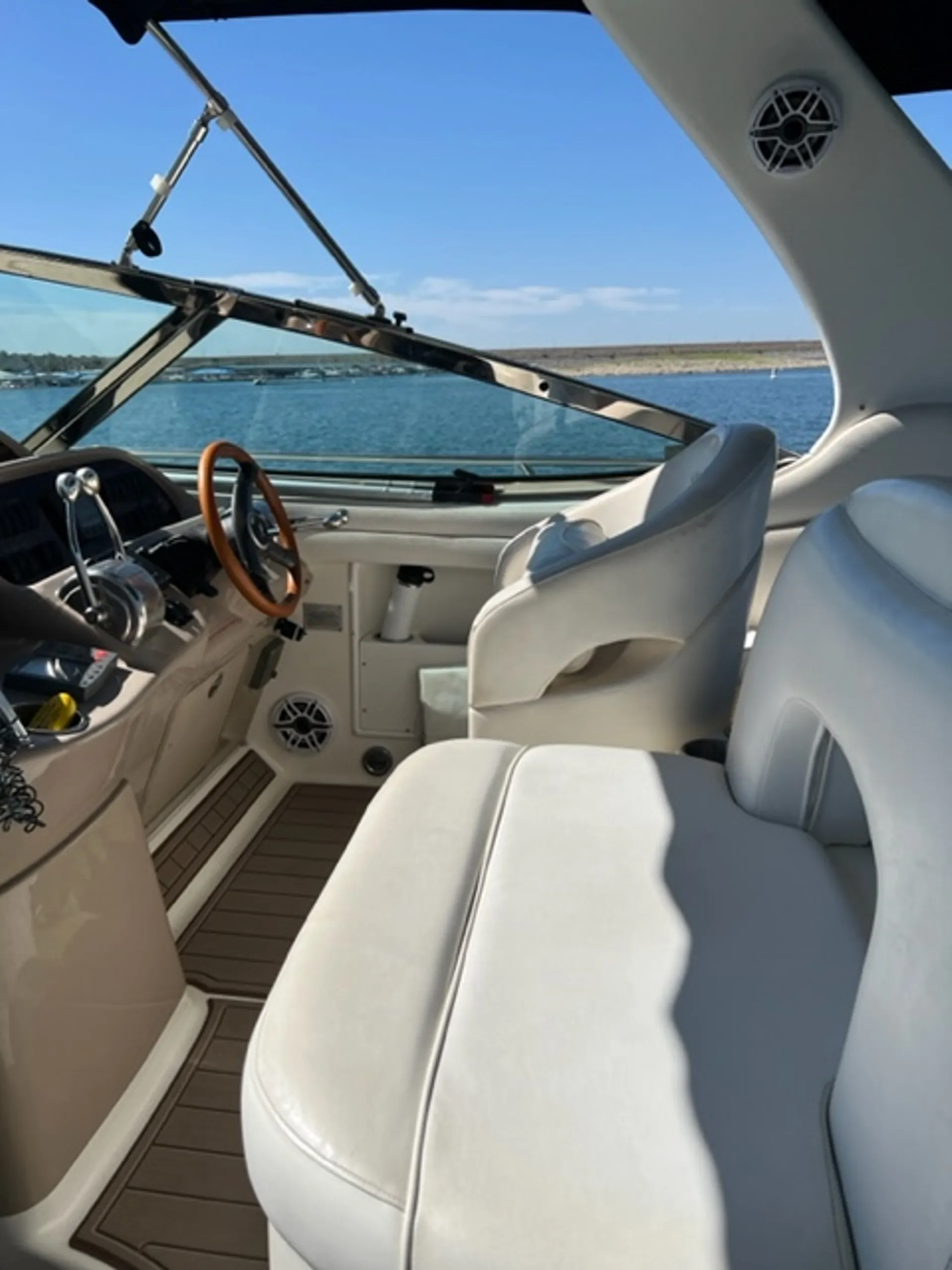 Sea Ray 360 Sundancer in Peoria, AZ — photo 8